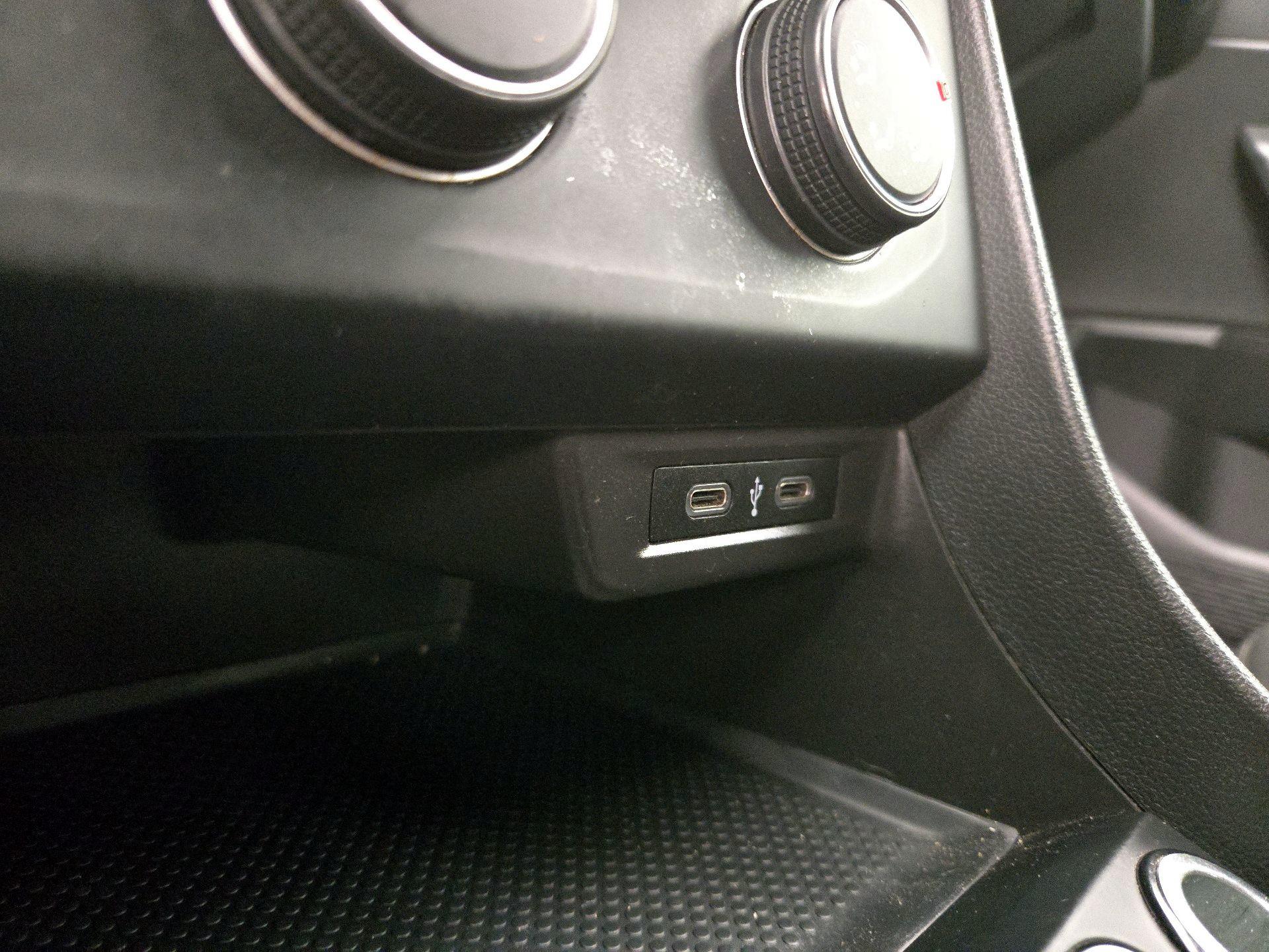 Thumbnail: 2023 Volkswagen Jetta - 18