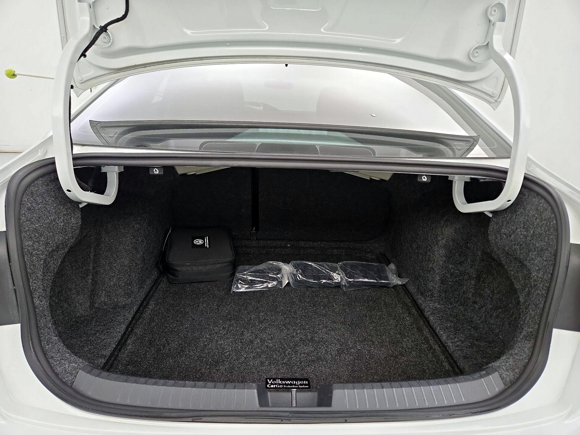 Thumbnail: 2023 Volkswagen Jetta - 20