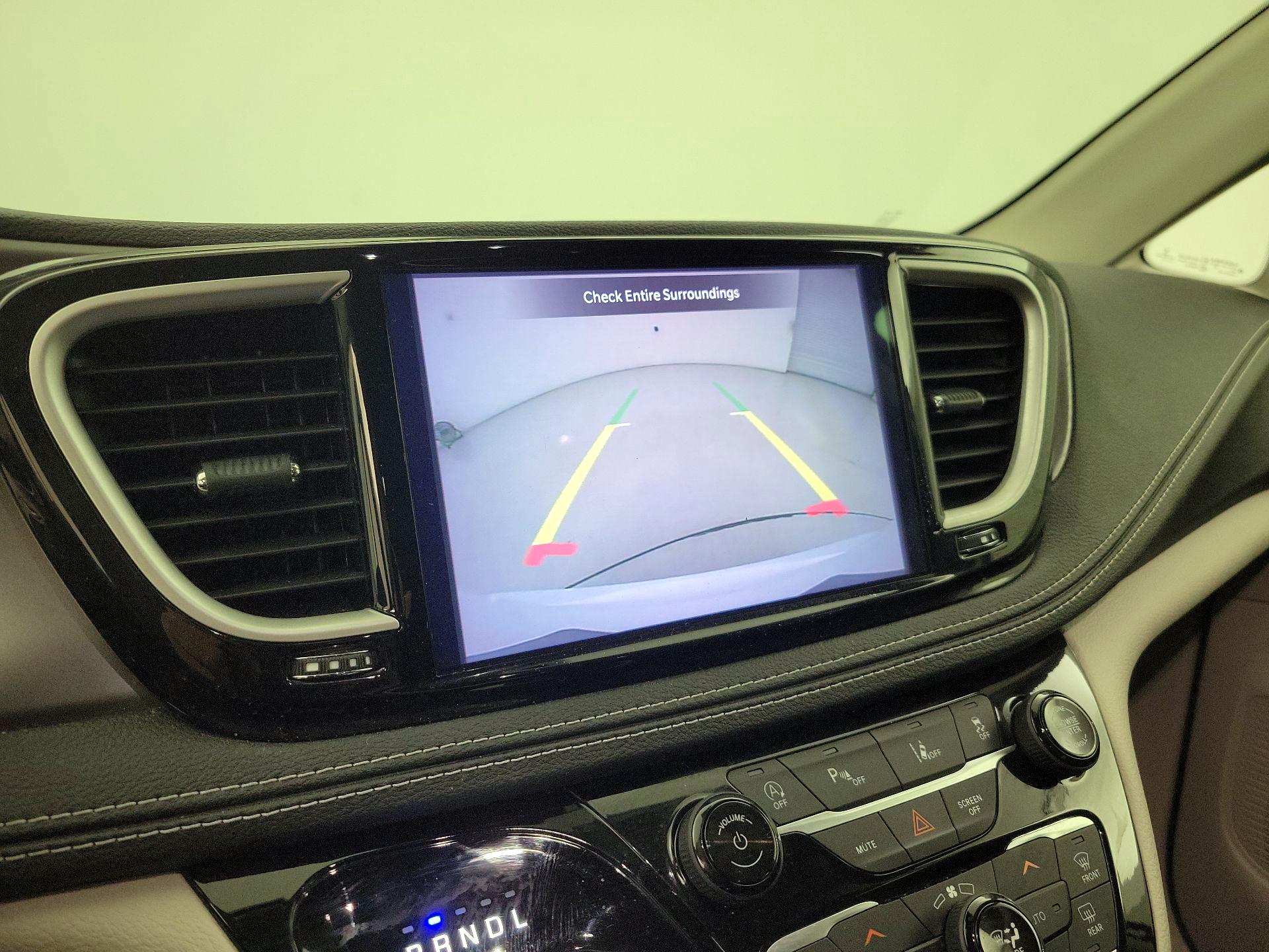 Thumbnail: 2022 Chrysler Pacifica - 14