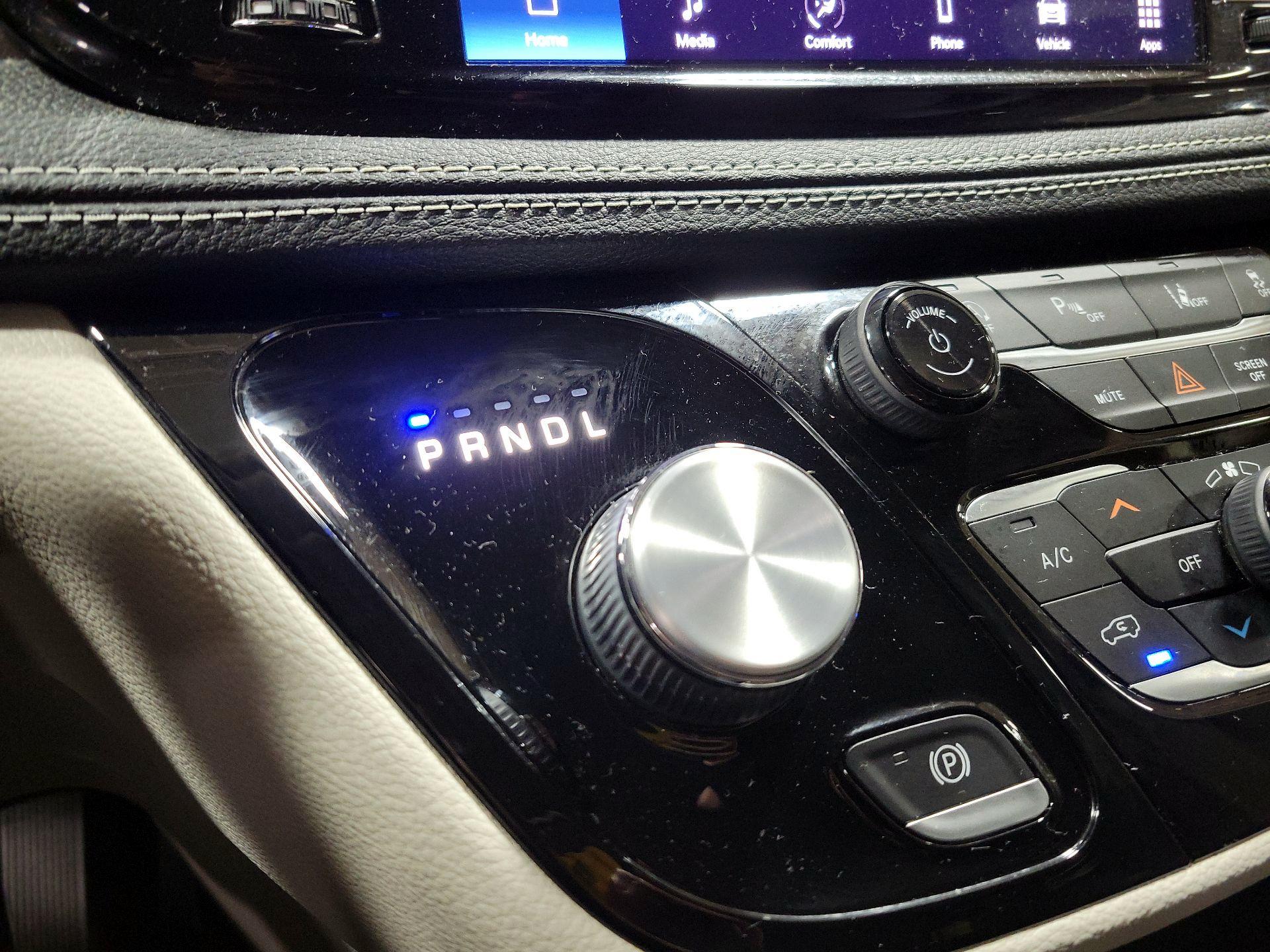 Thumbnail: 2022 Chrysler Pacifica - 17