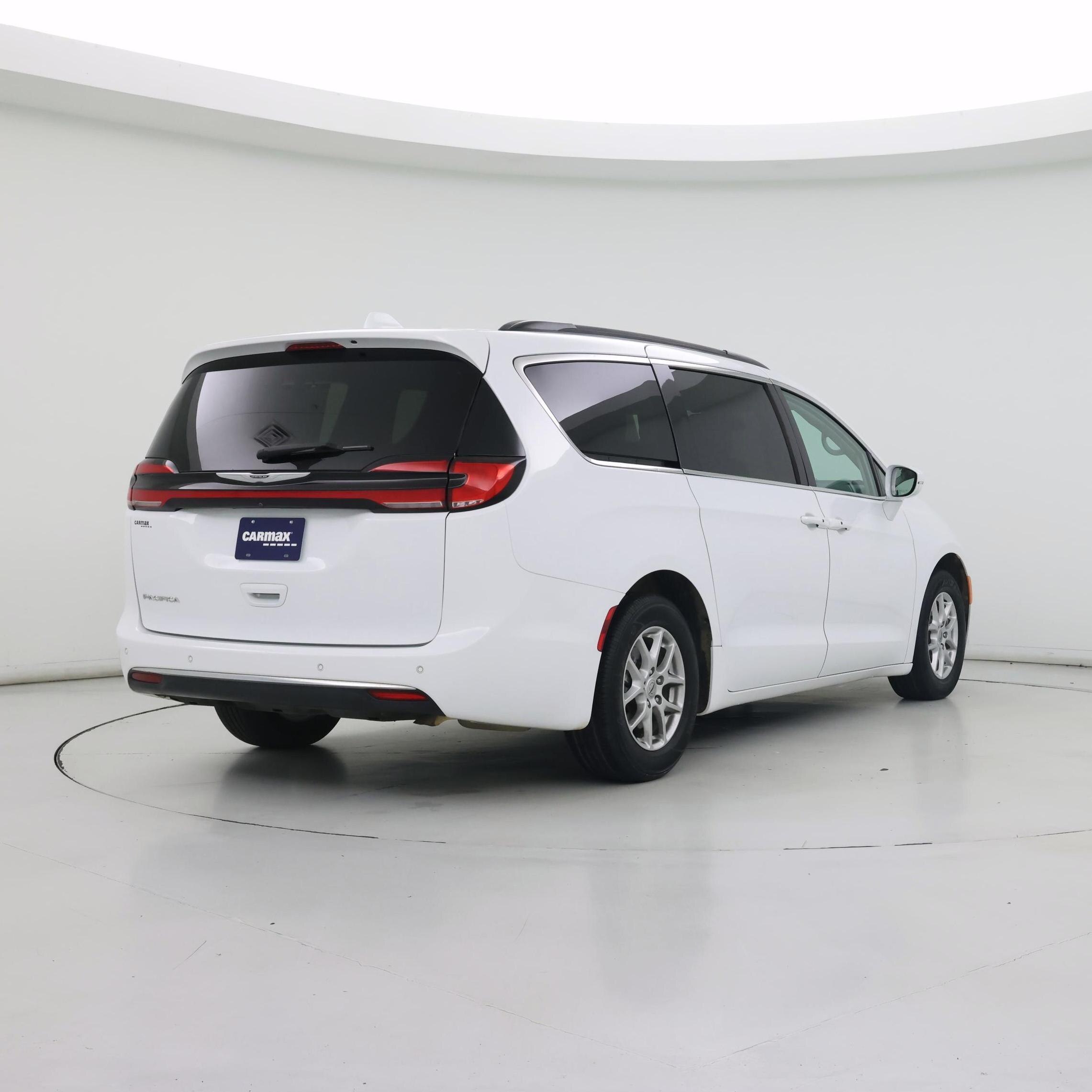 Thumbnail: 2022 Chrysler Pacifica - 8