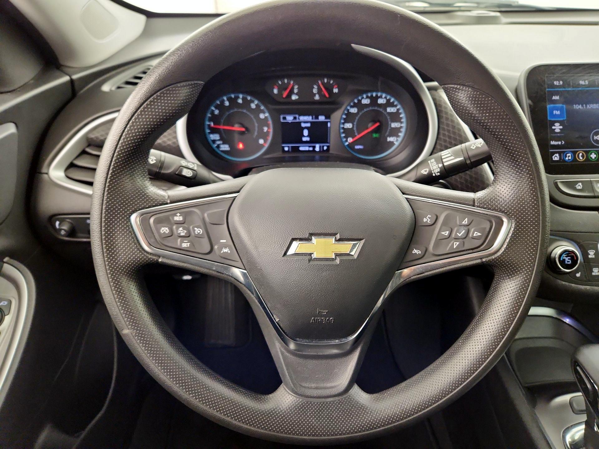 Thumbnail: 2023 Chevrolet Malibu - 10