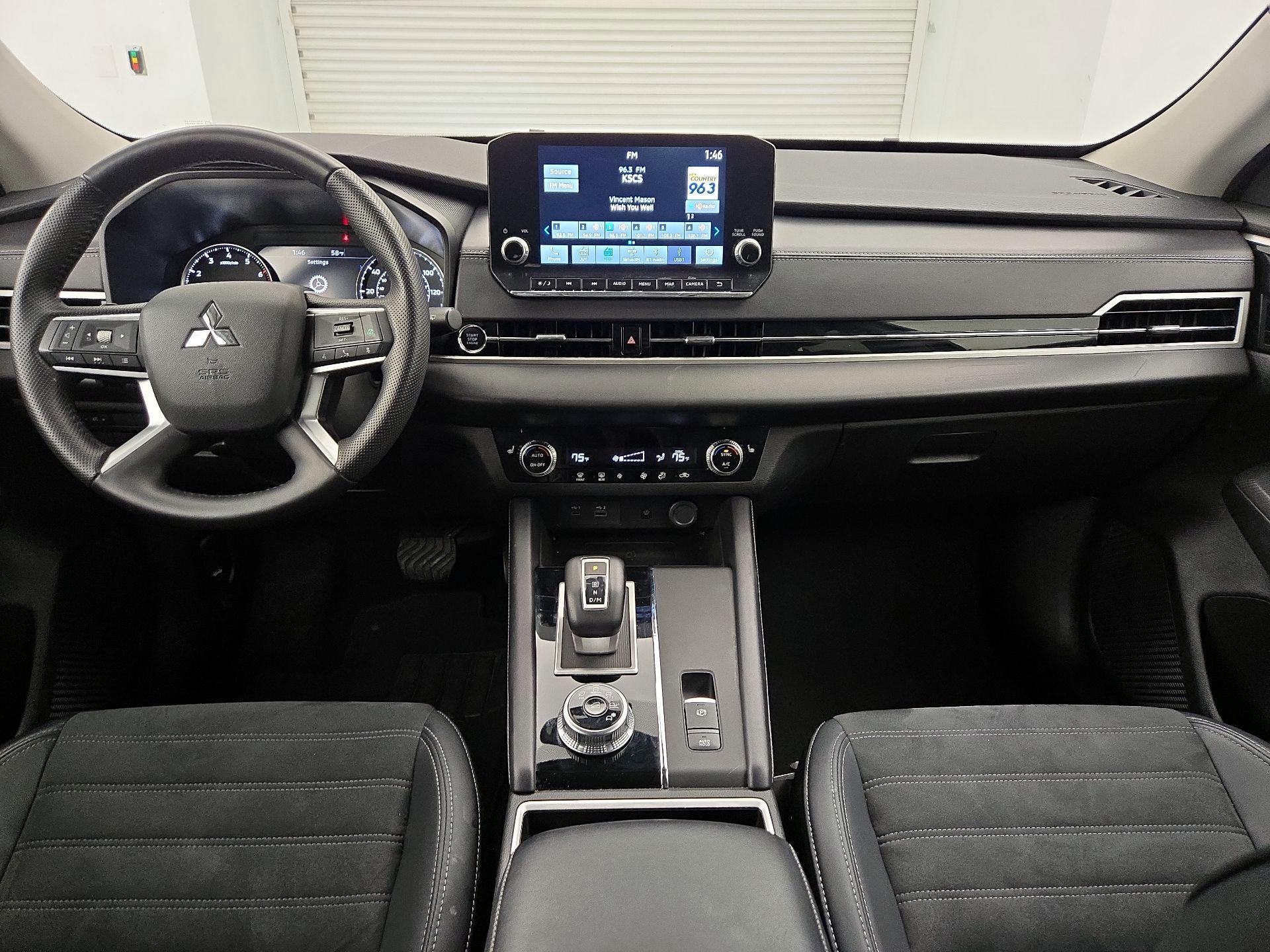 Thumbnail: 2024 Mitsubishi Outlander - 9