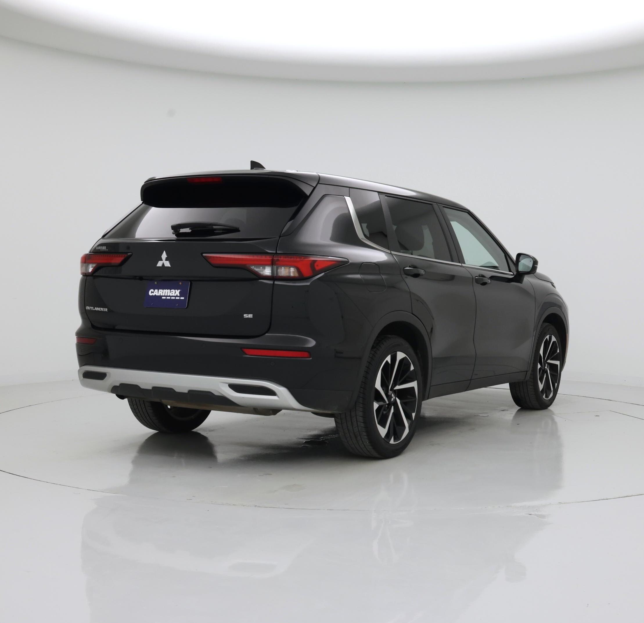 Thumbnail: 2024 Mitsubishi Outlander - 8