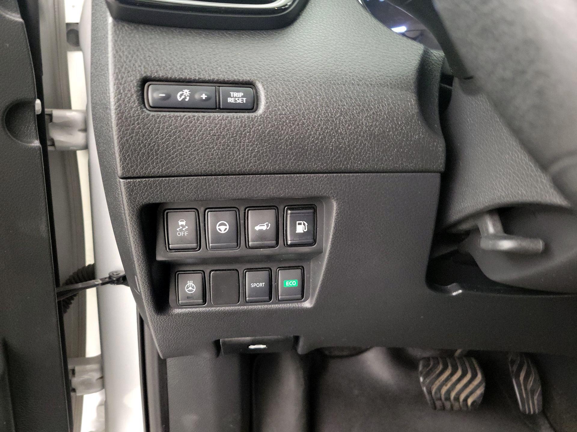 Thumbnail: 2020 Nissan Rogue - 13