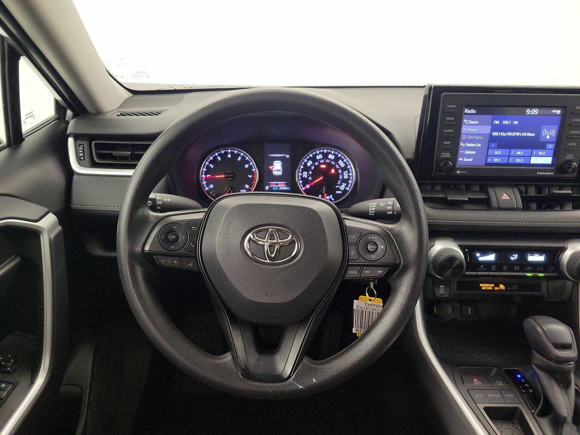 Thumbnail: 2022 Toyota RAV4 - 10