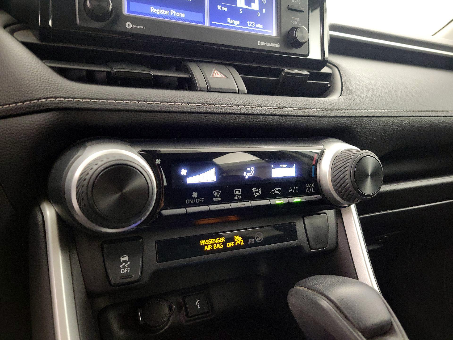 Thumbnail: 2022 Toyota RAV4 - 16