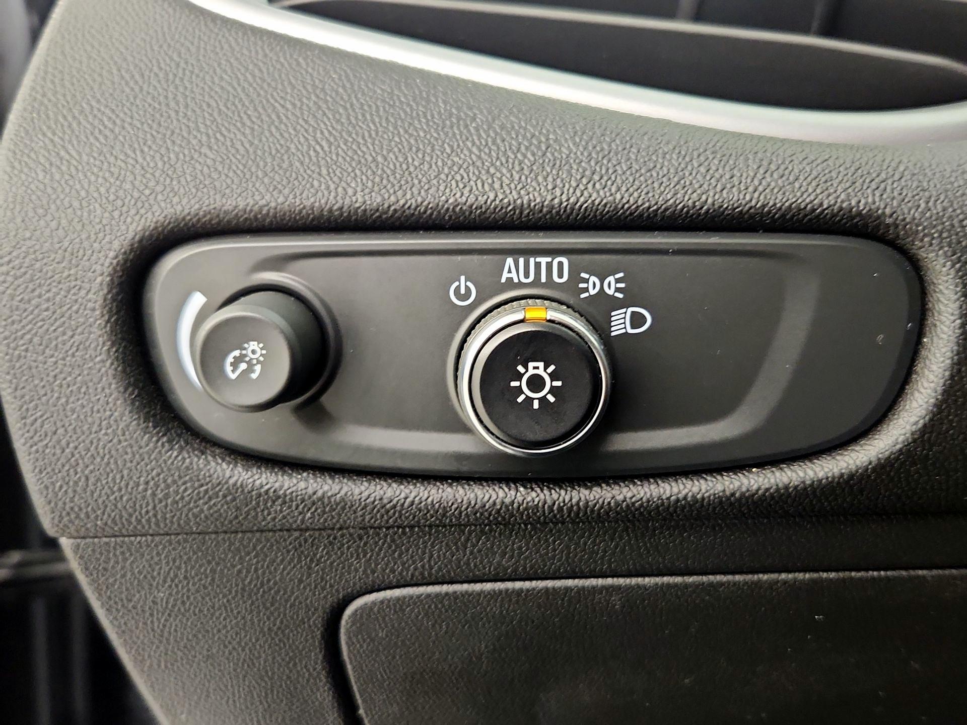 Thumbnail: 2023 Chevrolet Malibu - 13