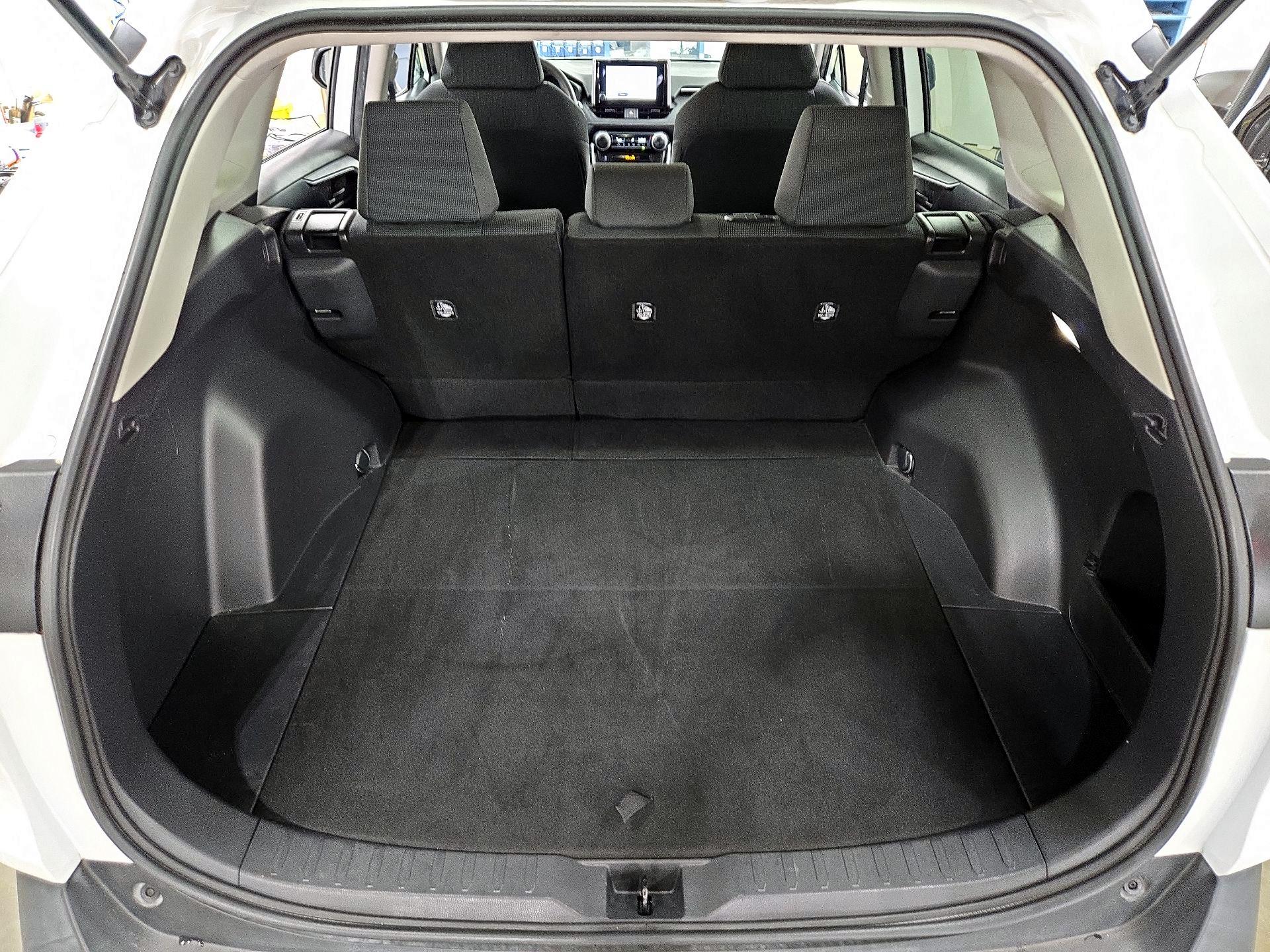 Thumbnail: 2023 Toyota RAV4 - 20