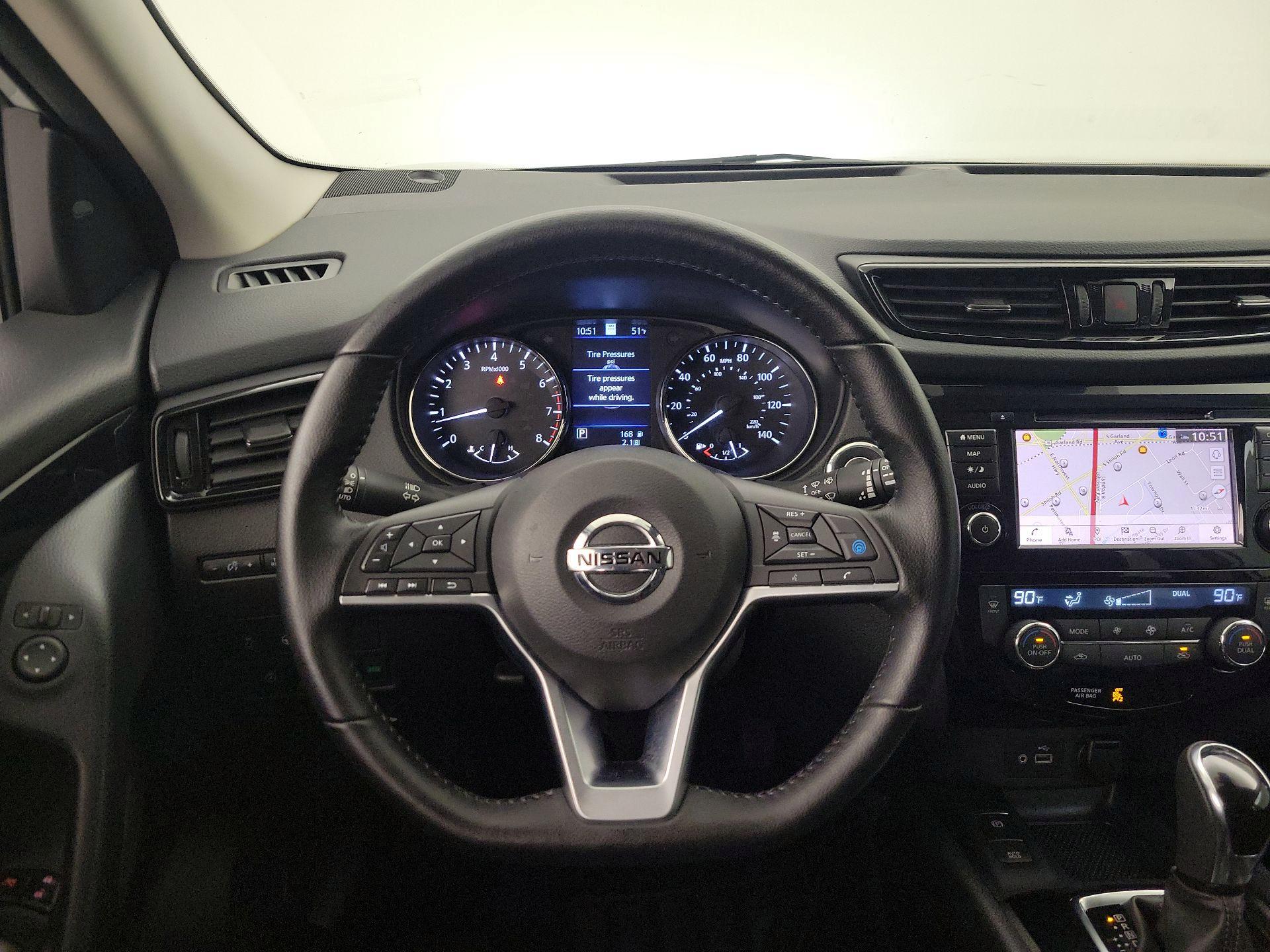 Thumbnail: 2022 Nissan Rogue Sport - 10