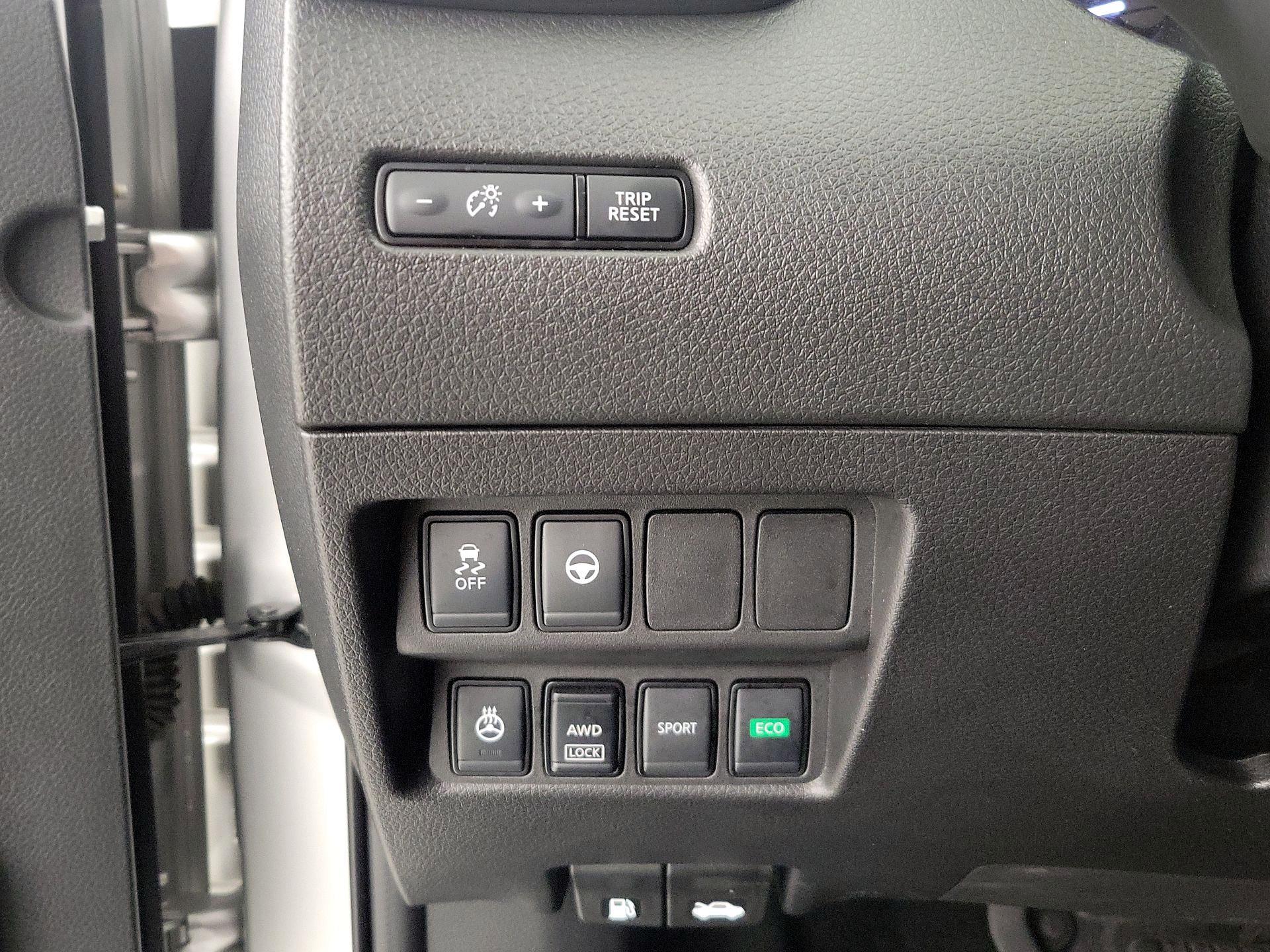 Thumbnail: 2022 Nissan Rogue Sport - 13