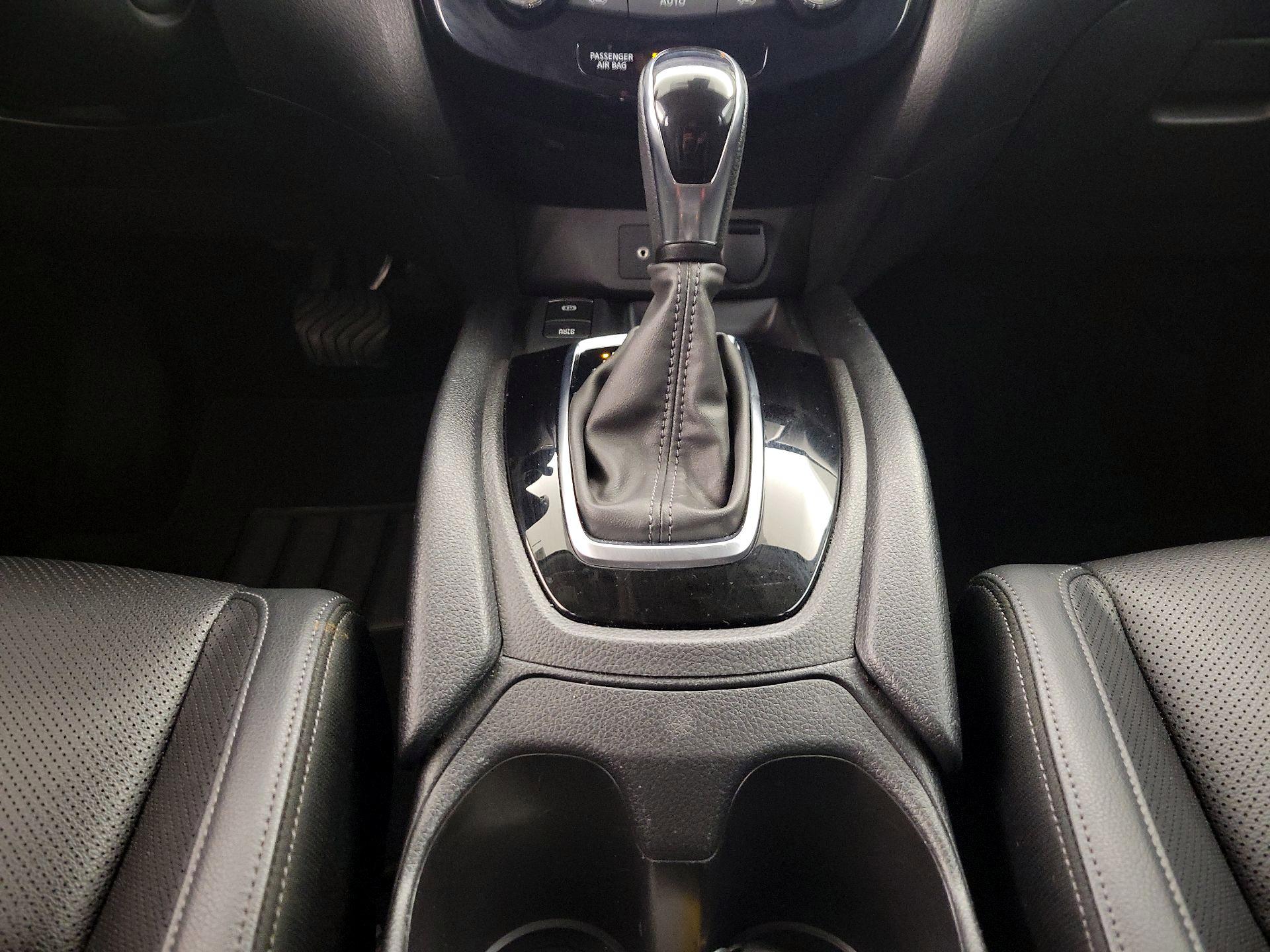 Thumbnail: 2022 Nissan Rogue Sport - 18