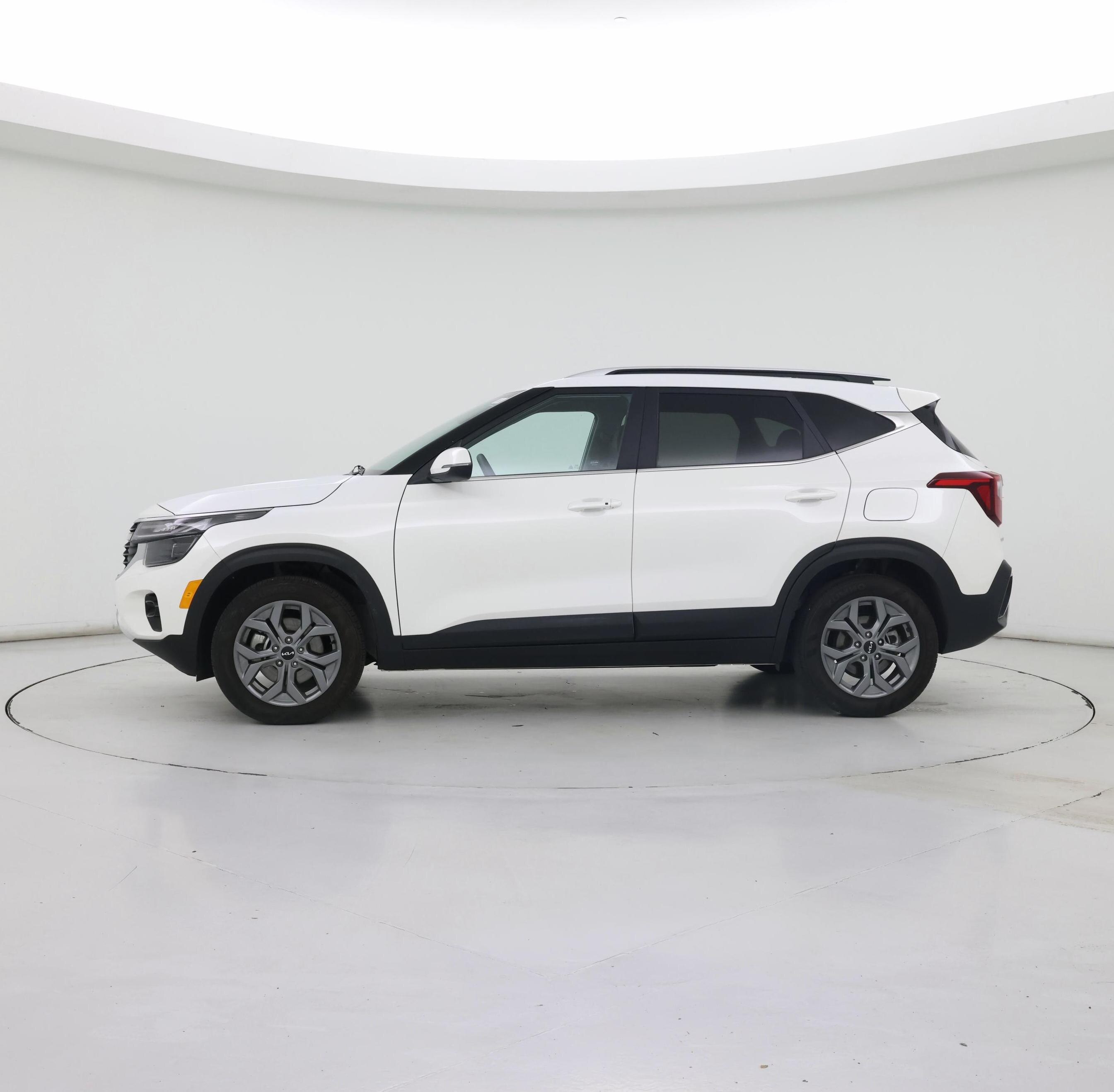 Thumbnail: 2024 Kia Seltos - 3