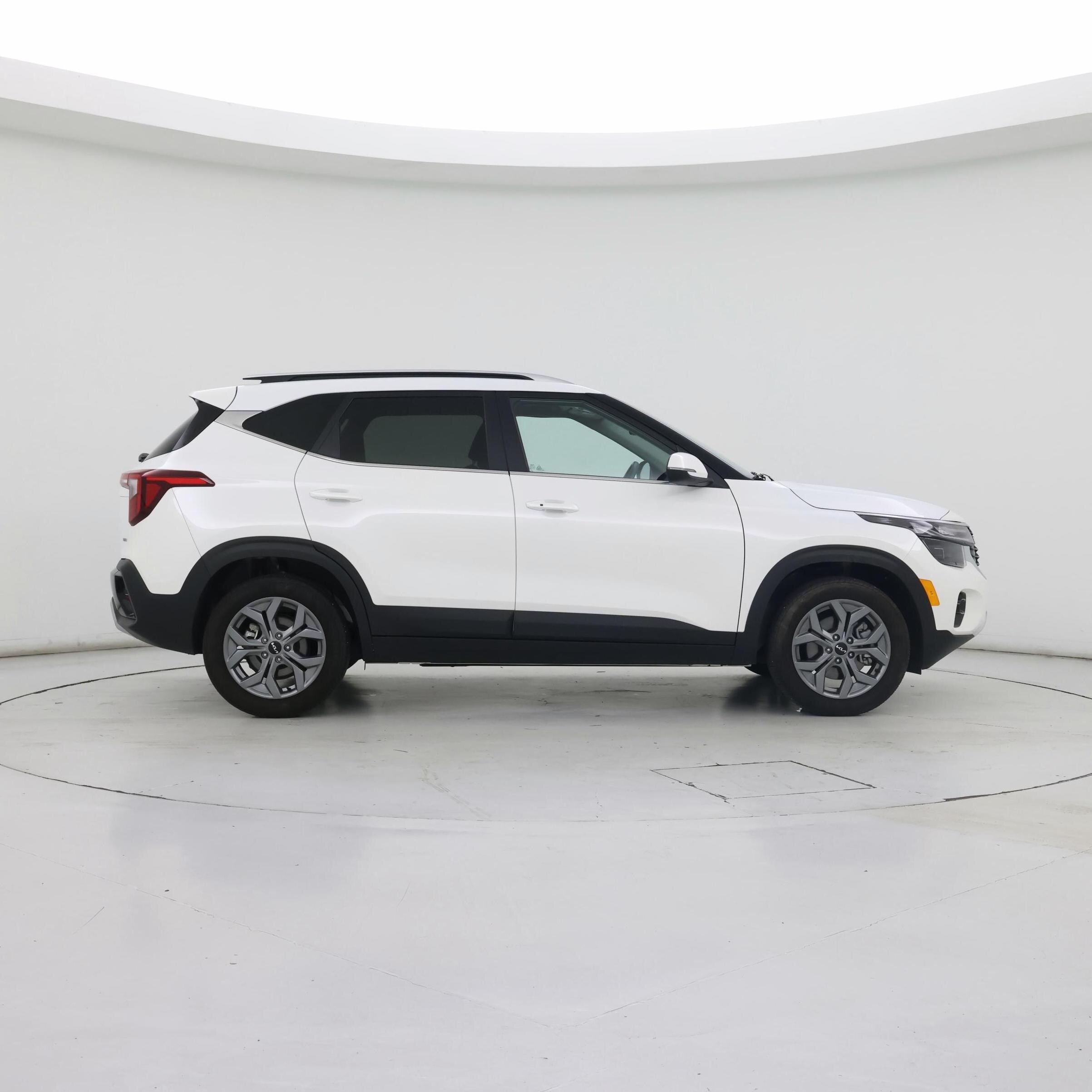 Thumbnail: 2024 Kia Seltos - 7