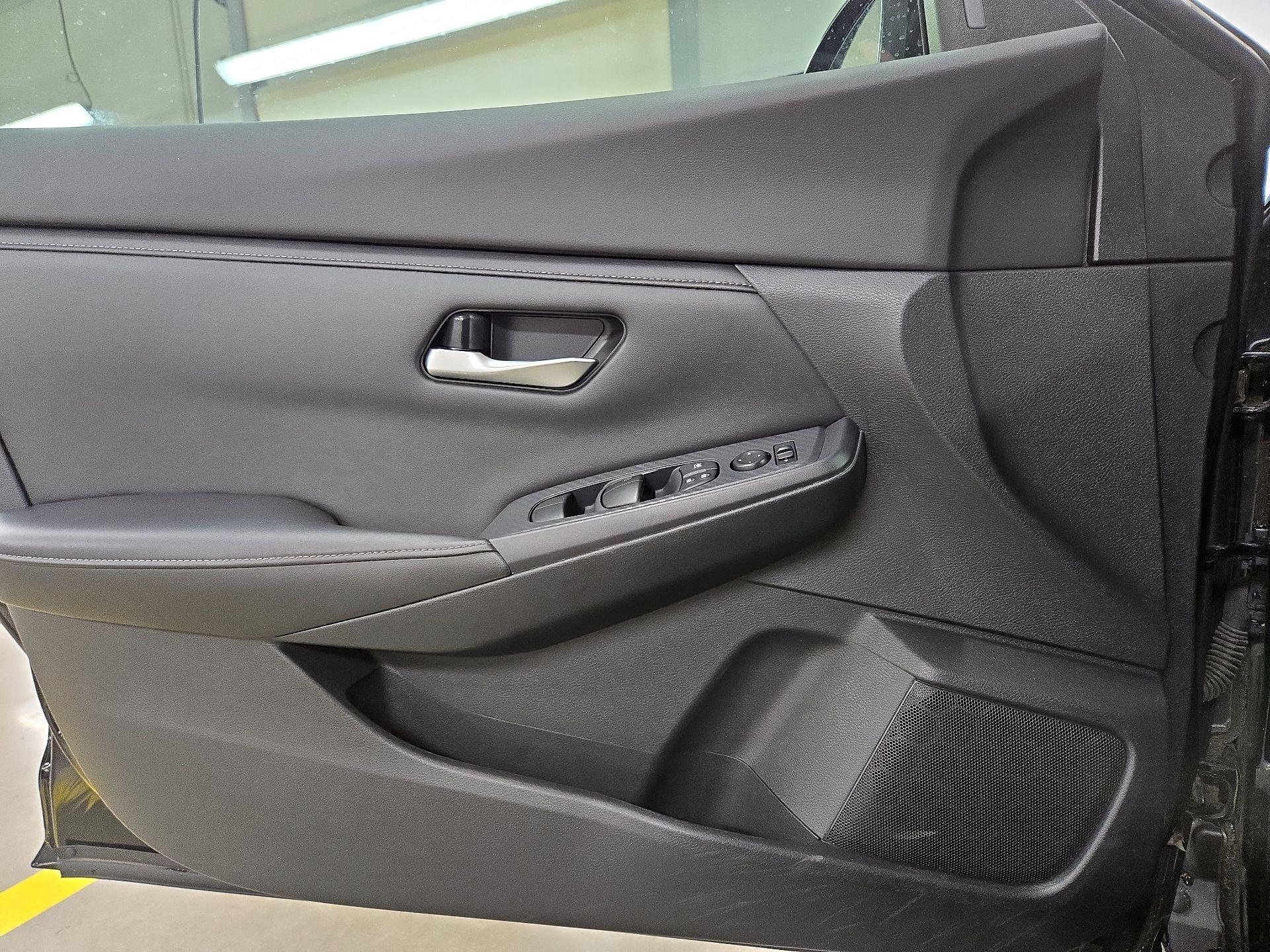 Thumbnail: 2021 Nissan Sentra - 12