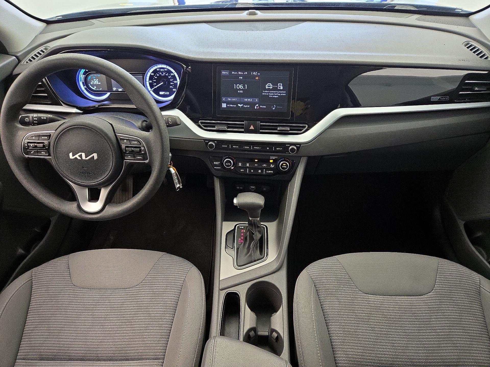 Thumbnail: 2022 Kia Niro - 9