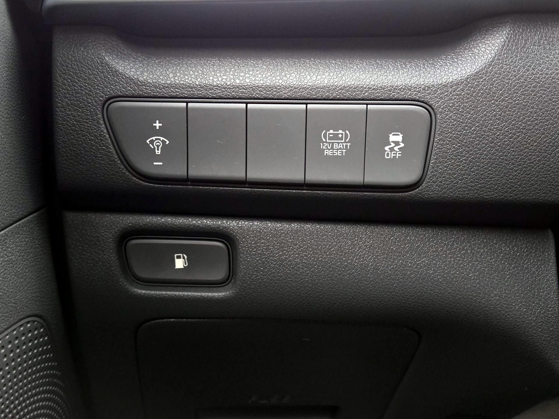 Thumbnail: 2022 Kia Niro - 13