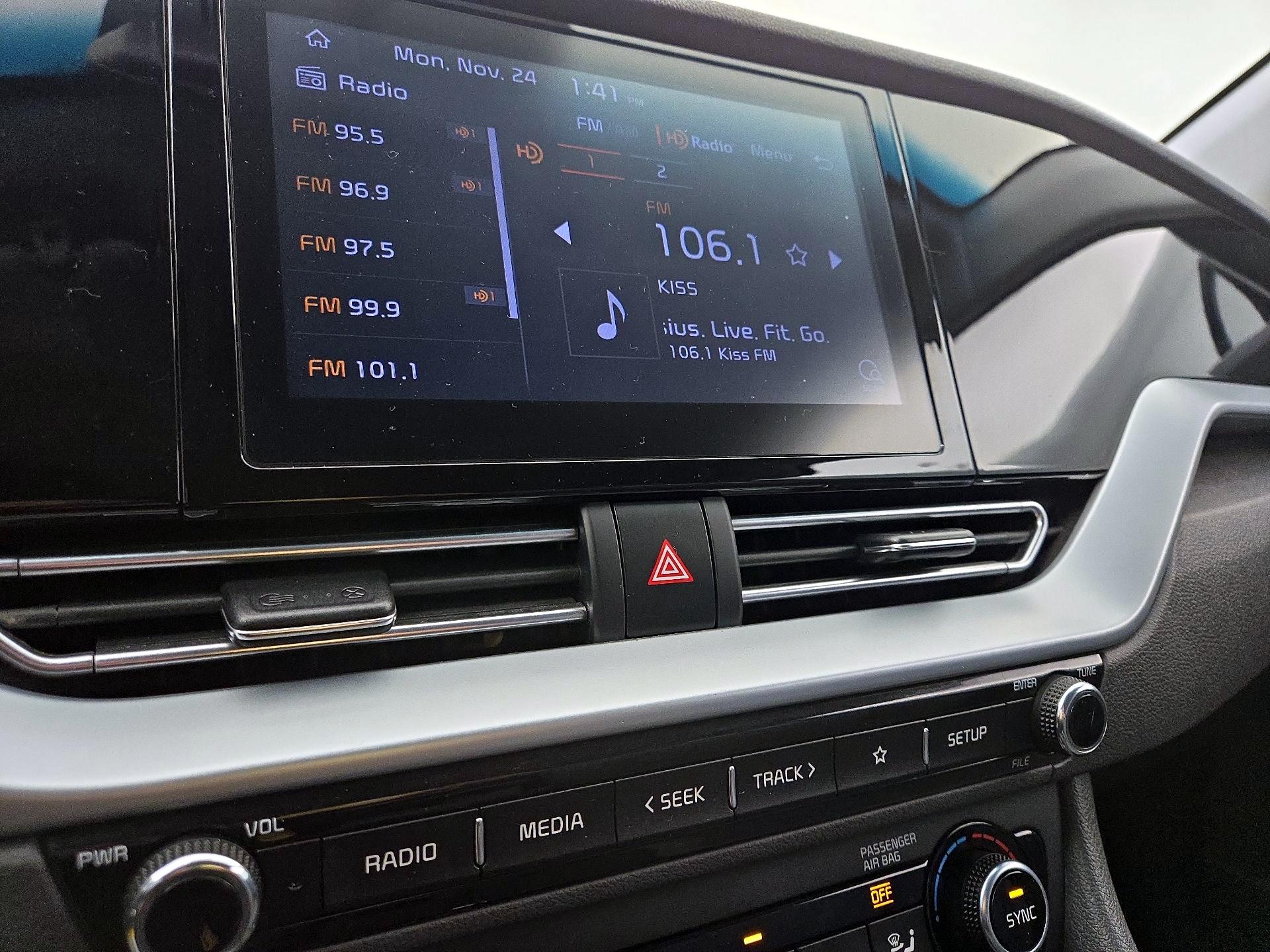 Thumbnail: 2022 Kia Niro - 15