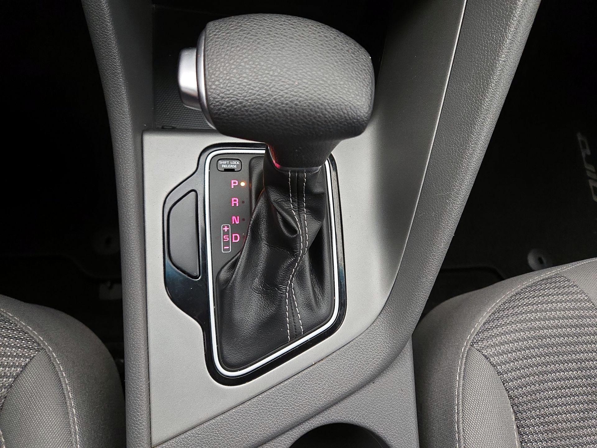 Thumbnail: 2022 Kia Niro - 17