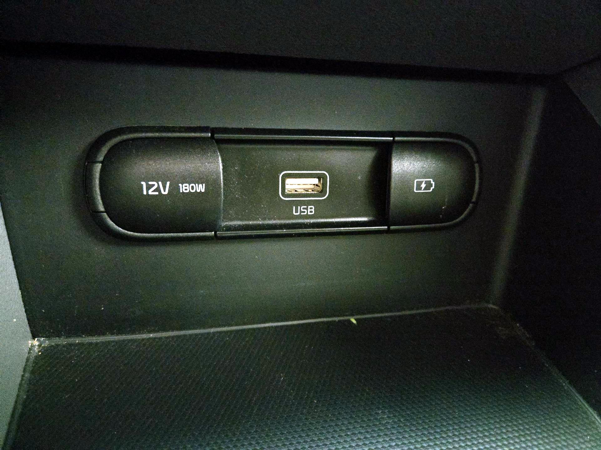 Thumbnail: 2022 Kia Niro - 18