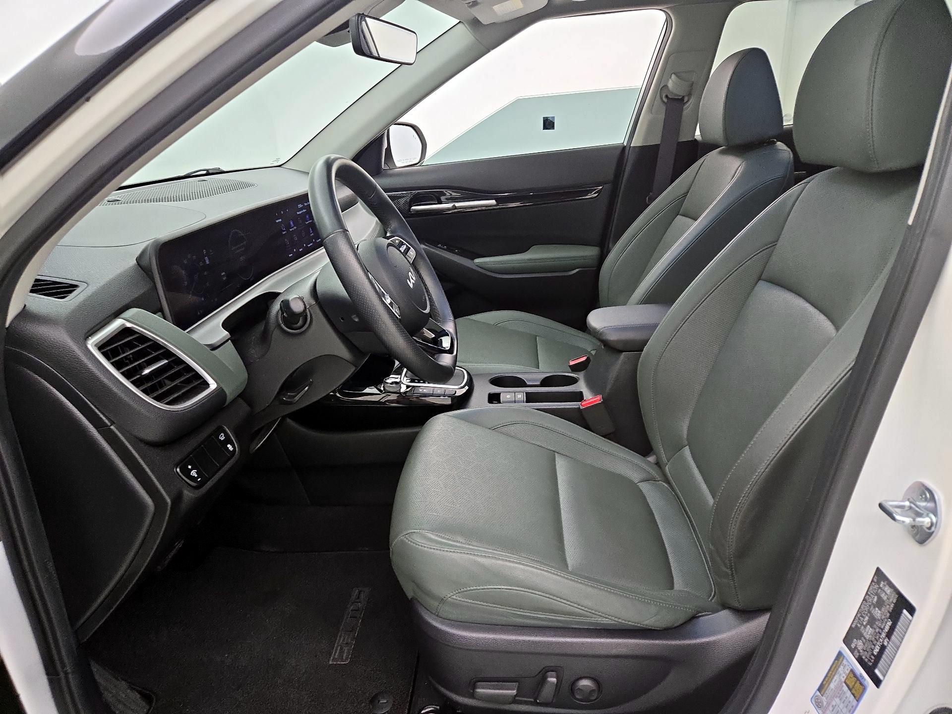 Thumbnail: 2024 Kia Seltos - 11