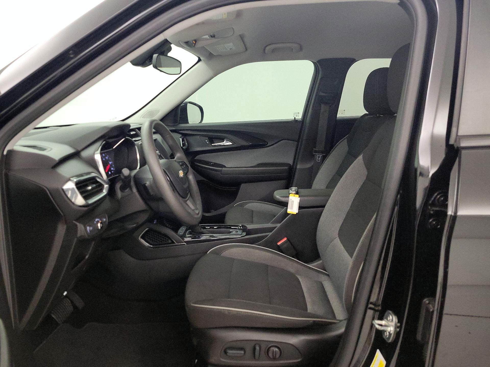 Thumbnail: 2023 Chevrolet TrailBlazer - 11