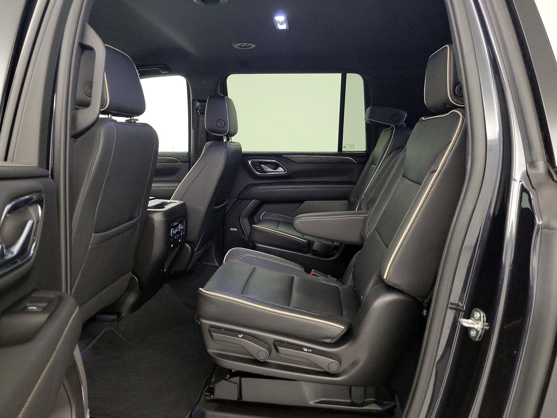 Thumbnail: 2023 Chevrolet Suburban - 18