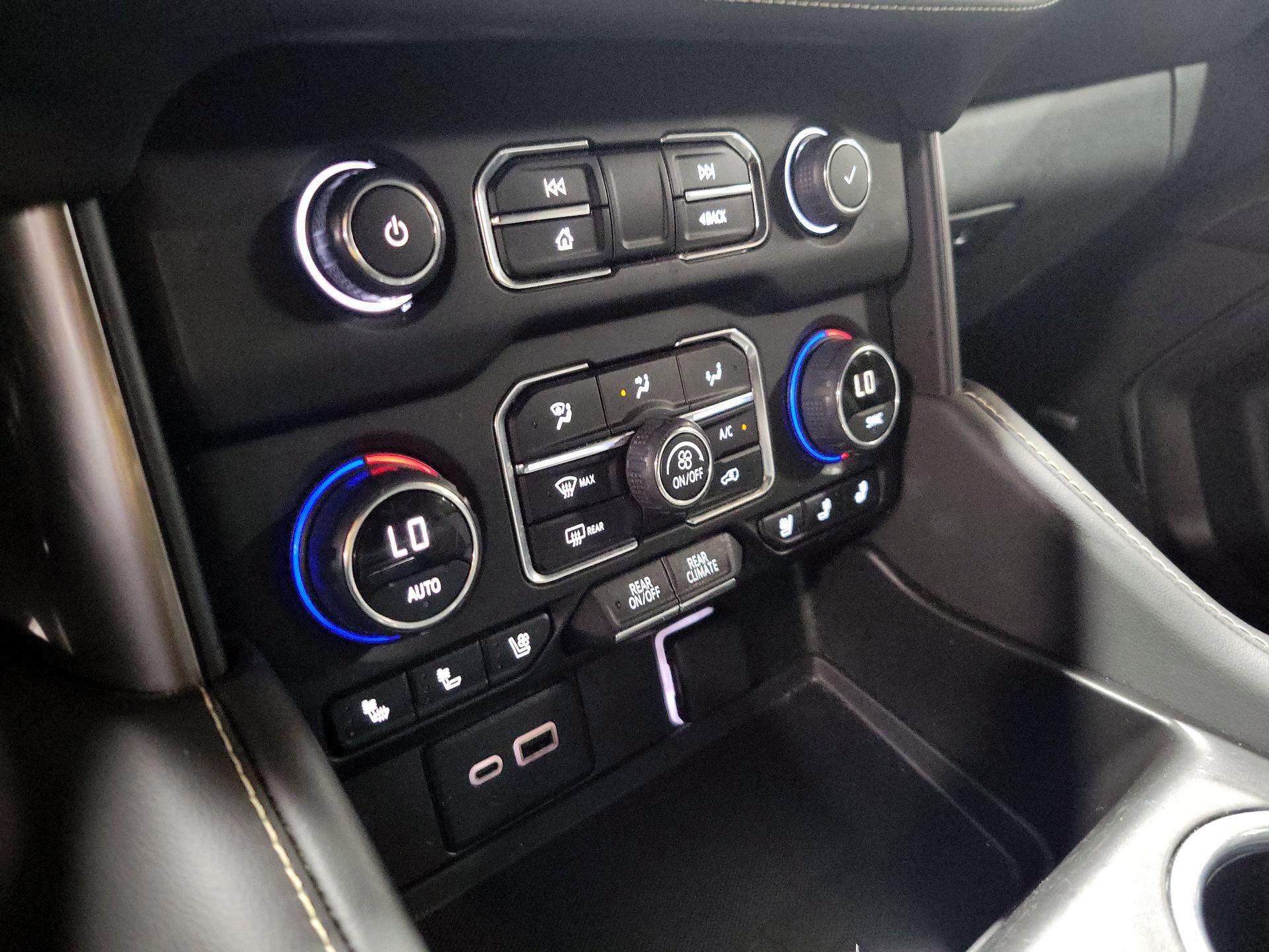 Thumbnail: 2023 Chevrolet Suburban - 16