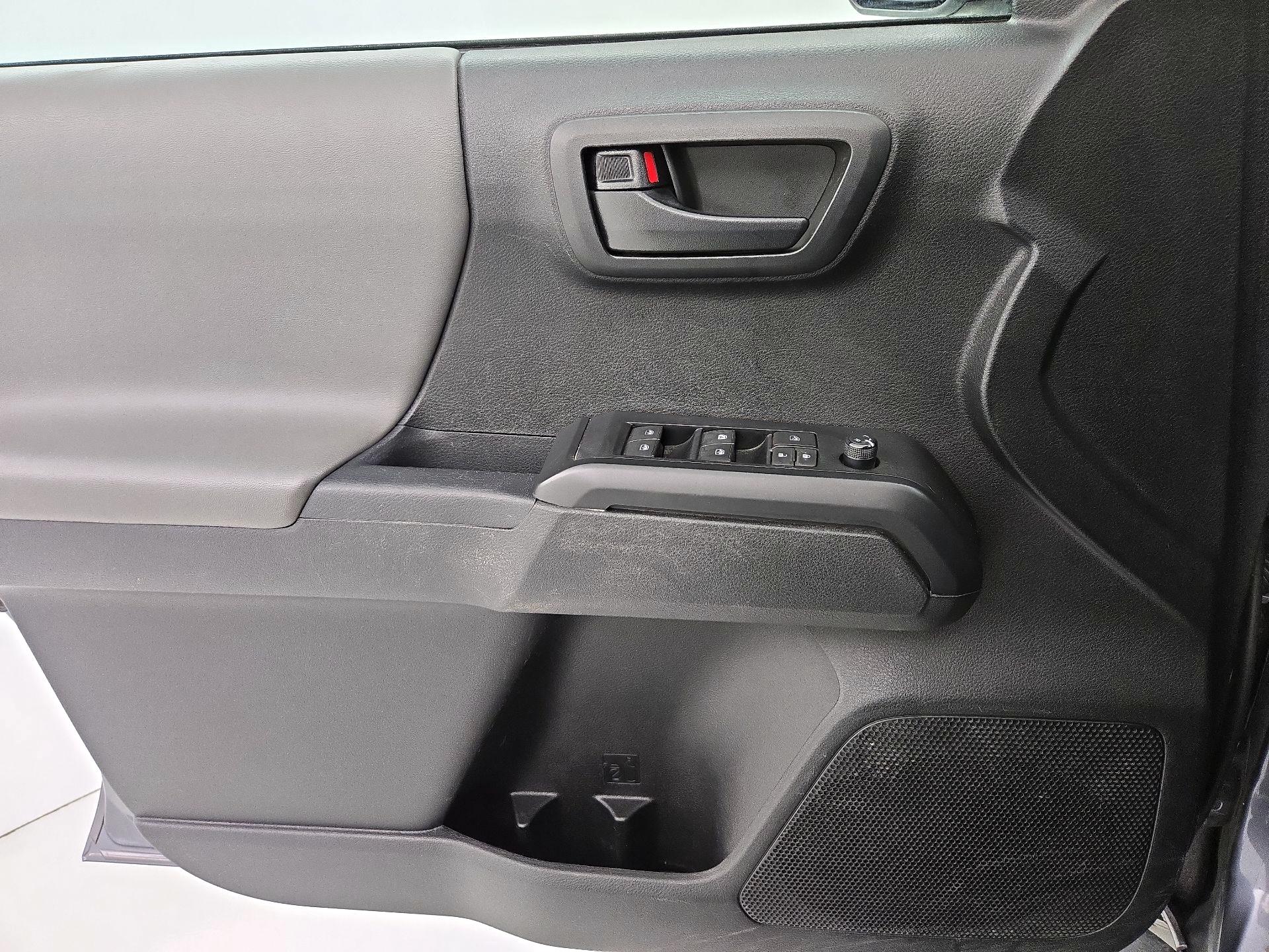 Thumbnail: 2022 Toyota Tacoma - 12