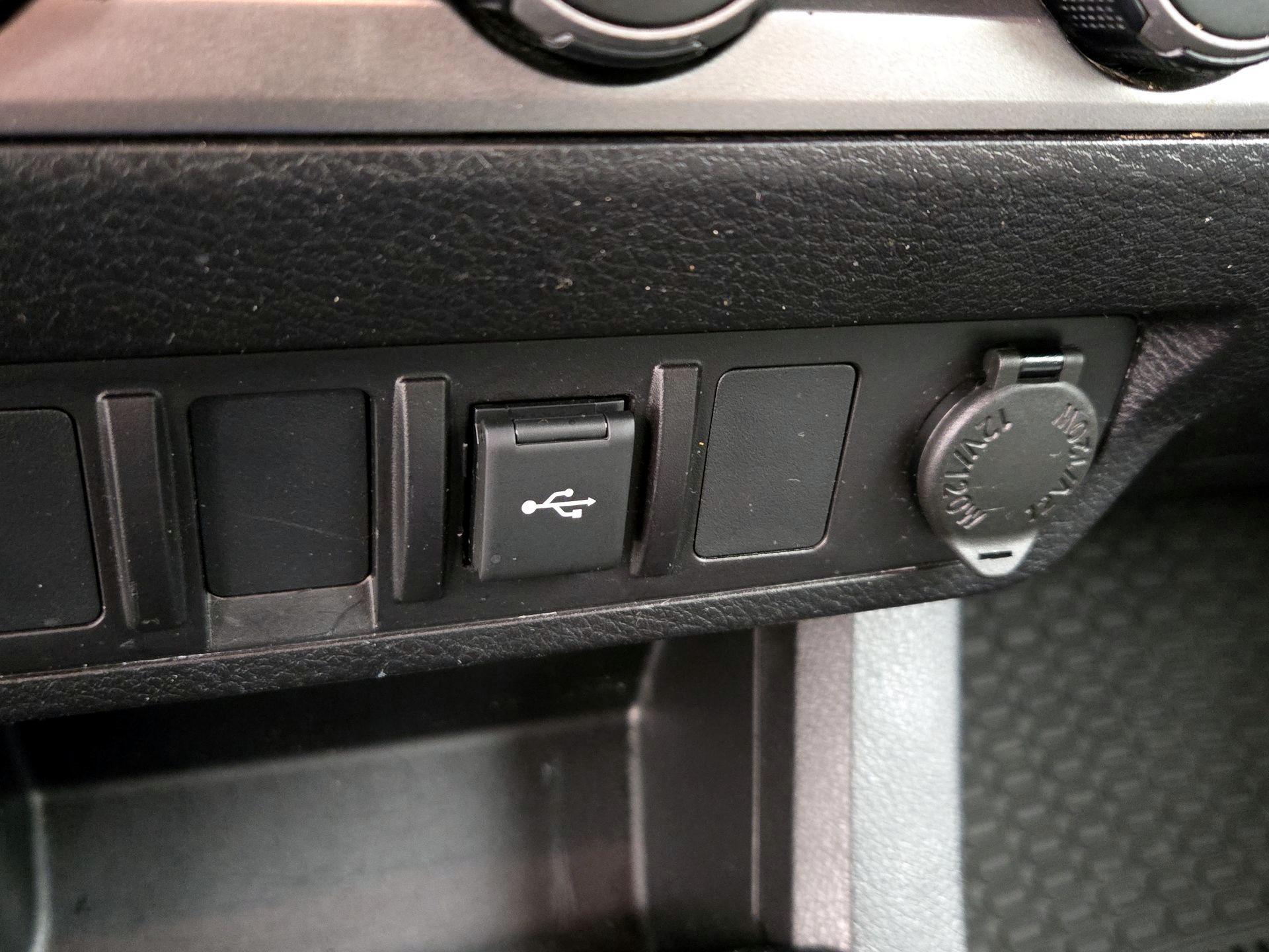 Thumbnail: 2022 Toyota Tacoma - 18