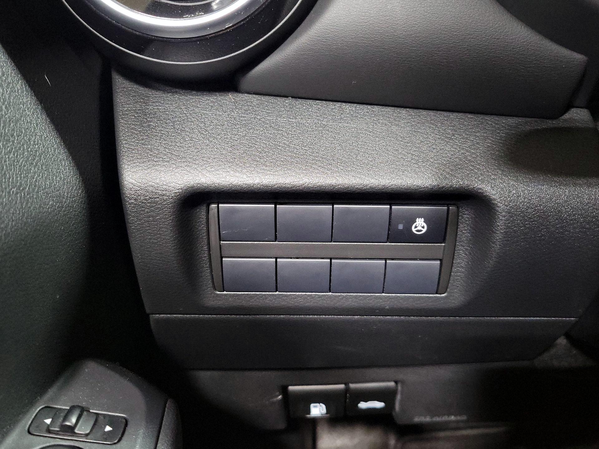 Thumbnail: 2023 Nissan Kicks - 13