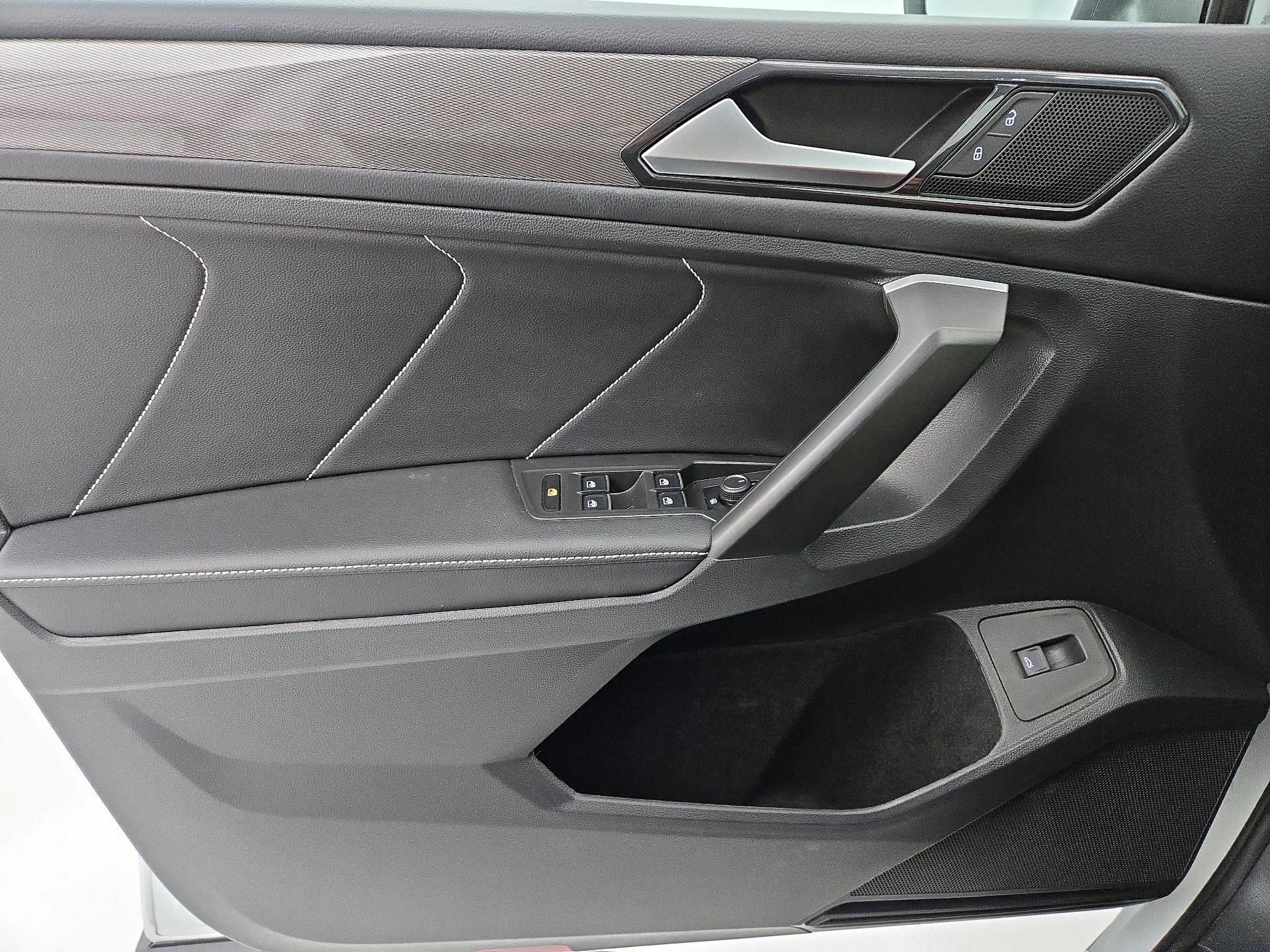 Thumbnail: 2024 Volkswagen Tiguan - 12