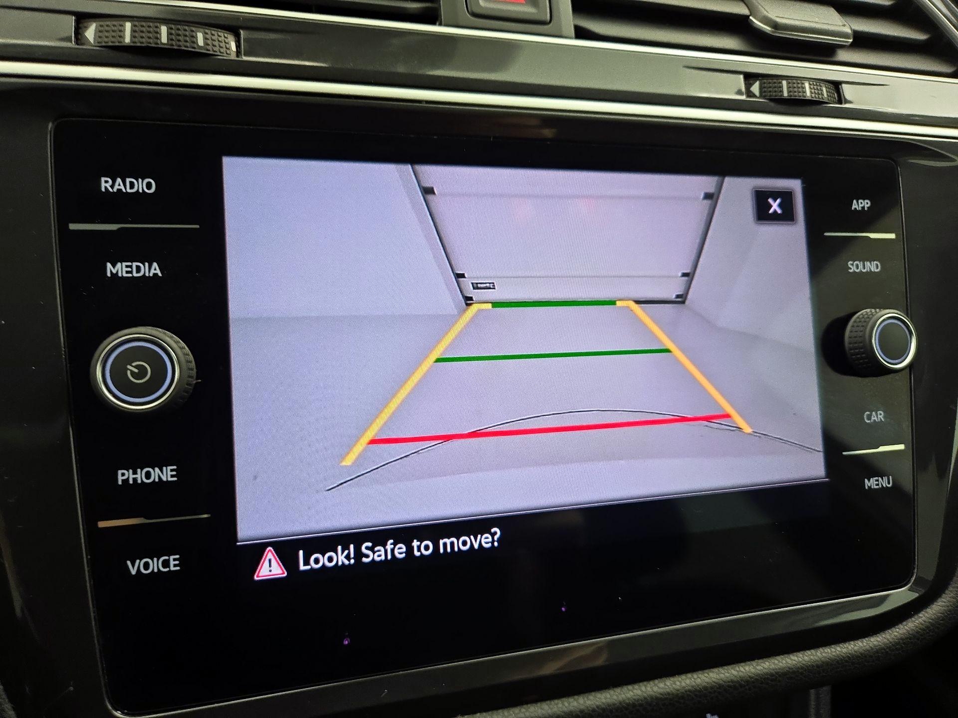 Thumbnail: 2024 Volkswagen Tiguan - 14