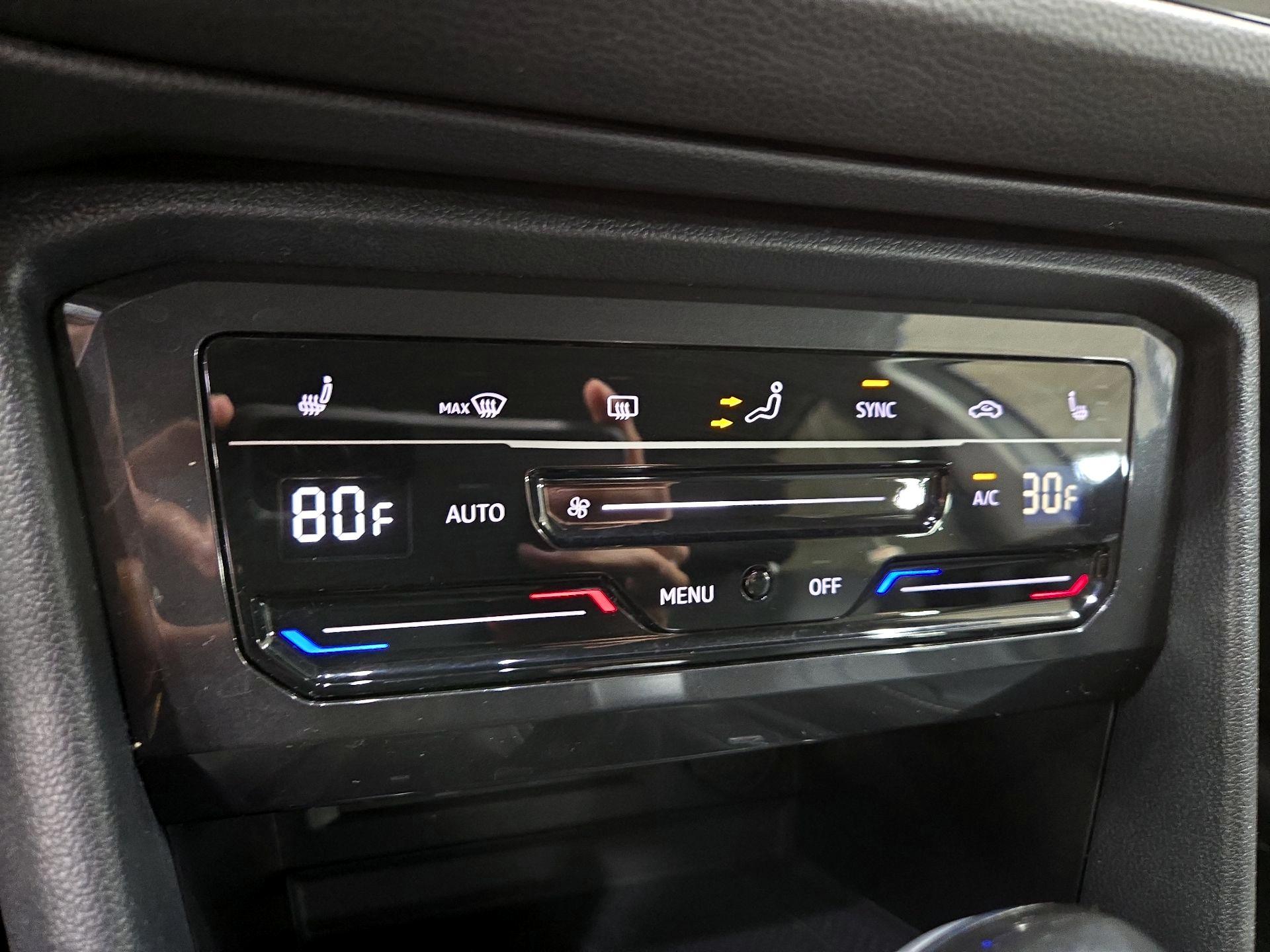 Thumbnail: 2024 Volkswagen Tiguan - 16