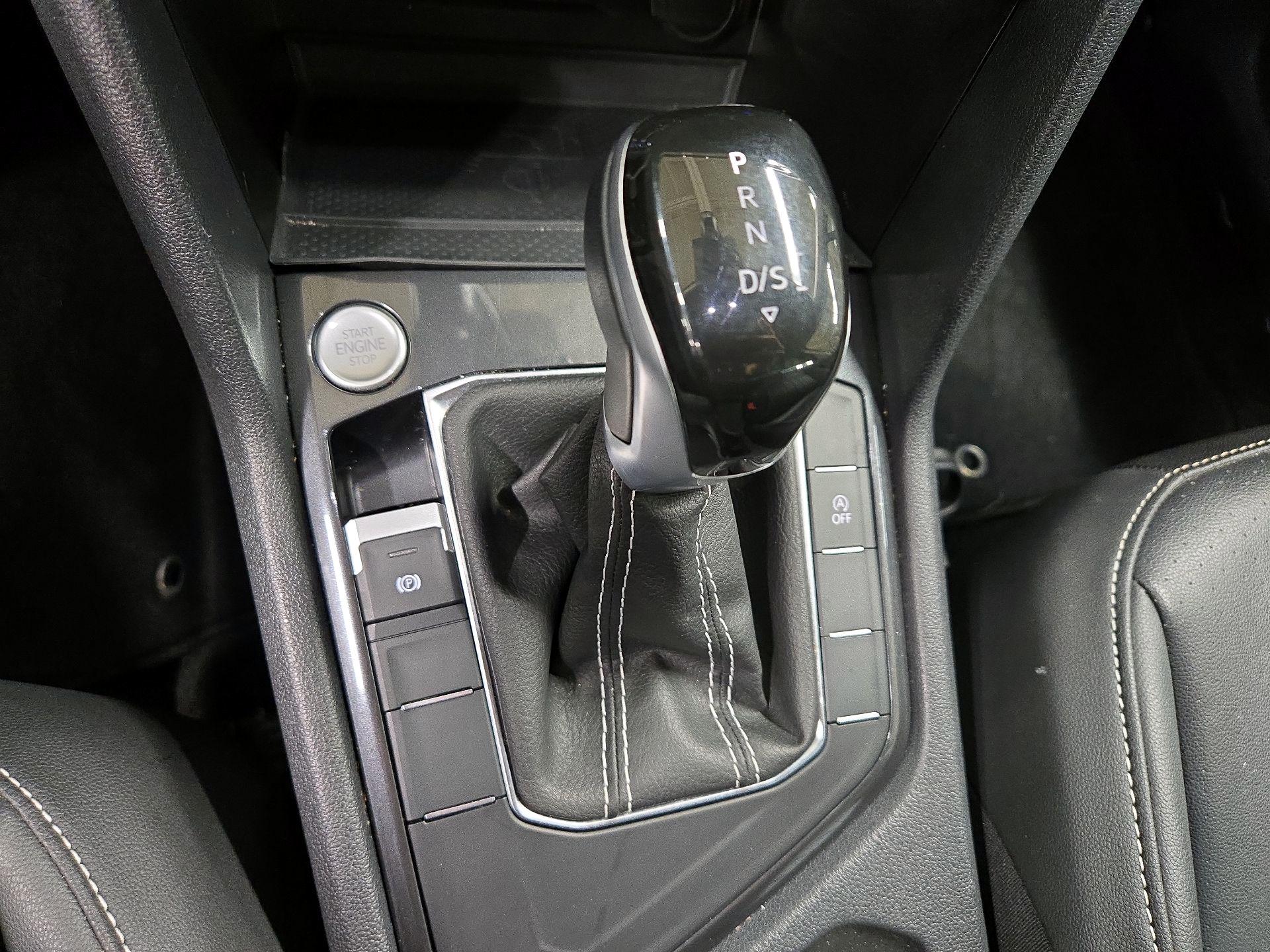 Thumbnail: 2024 Volkswagen Tiguan - 17