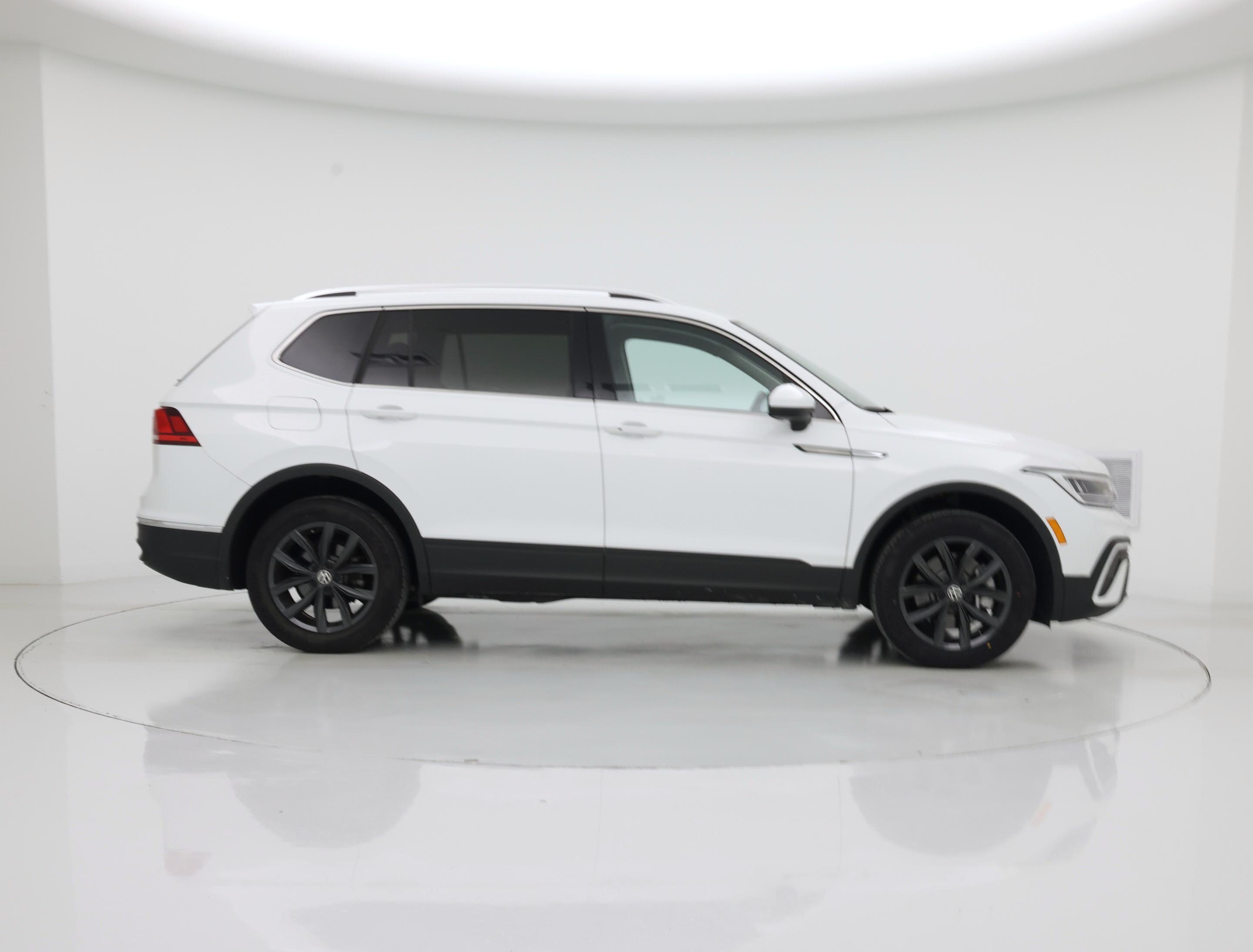 Thumbnail: 2024 Volkswagen Tiguan - 7