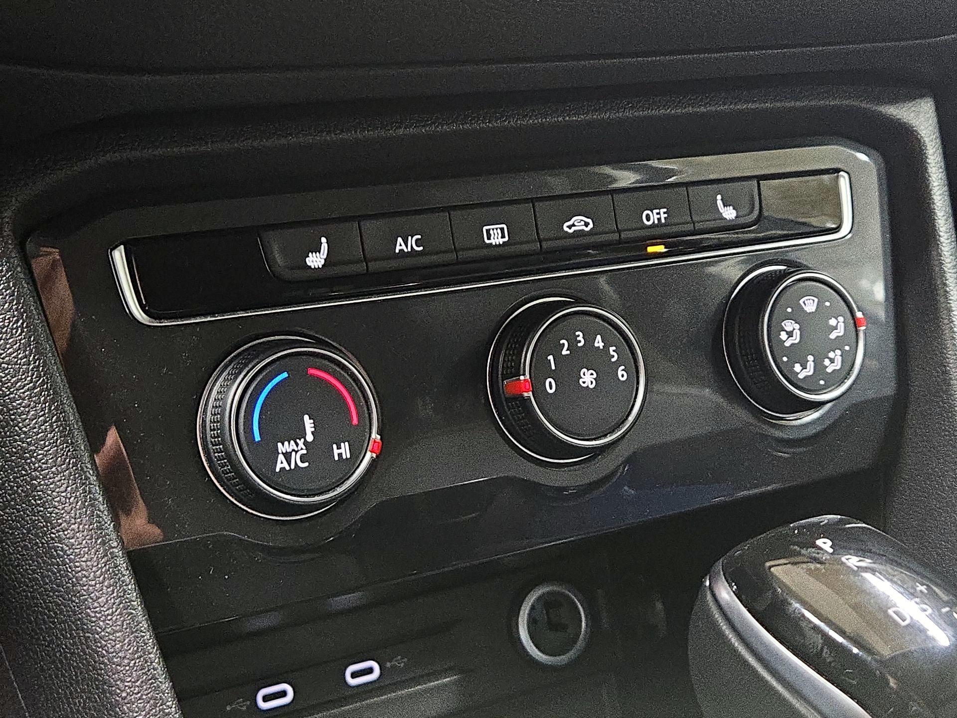 Thumbnail: 2024 Volkswagen Tiguan - 16