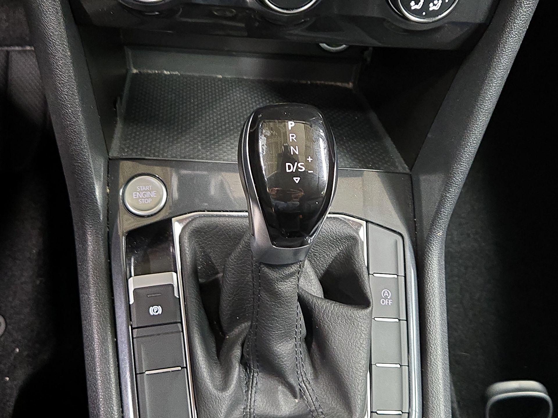 Thumbnail: 2024 Volkswagen Tiguan - 17