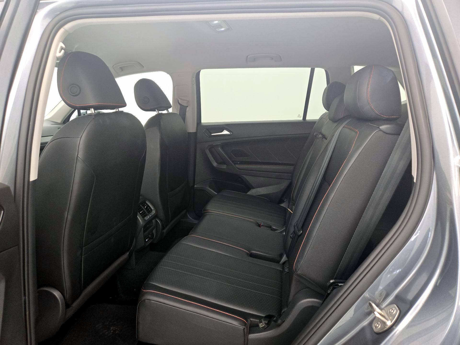 Thumbnail: 2024 Volkswagen Tiguan - 19