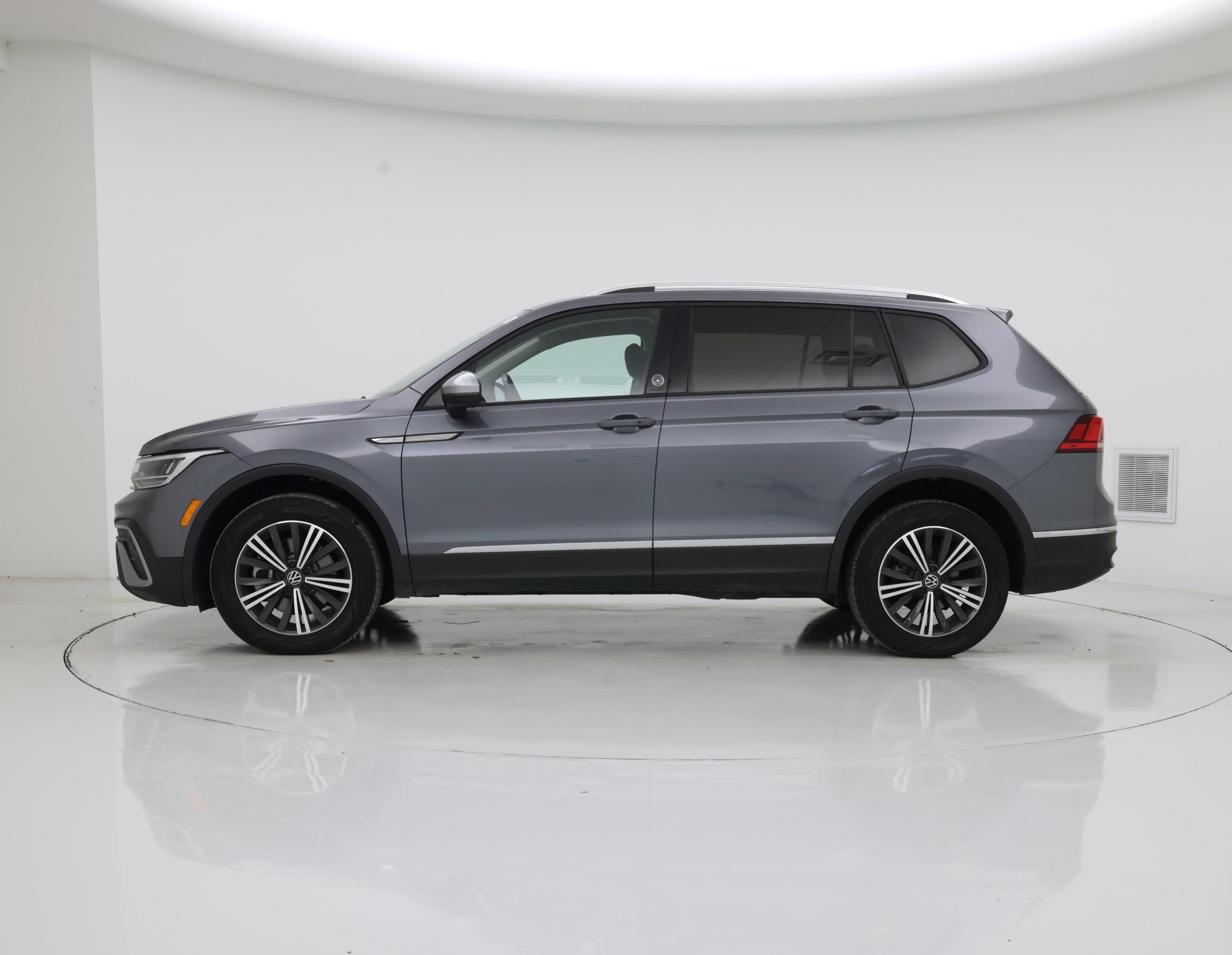 Thumbnail: 2024 Volkswagen Tiguan - 3