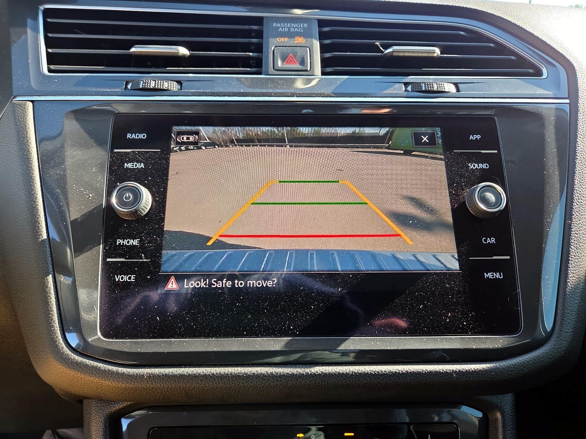 Thumbnail: 2022 Volkswagen Tiguan - 12