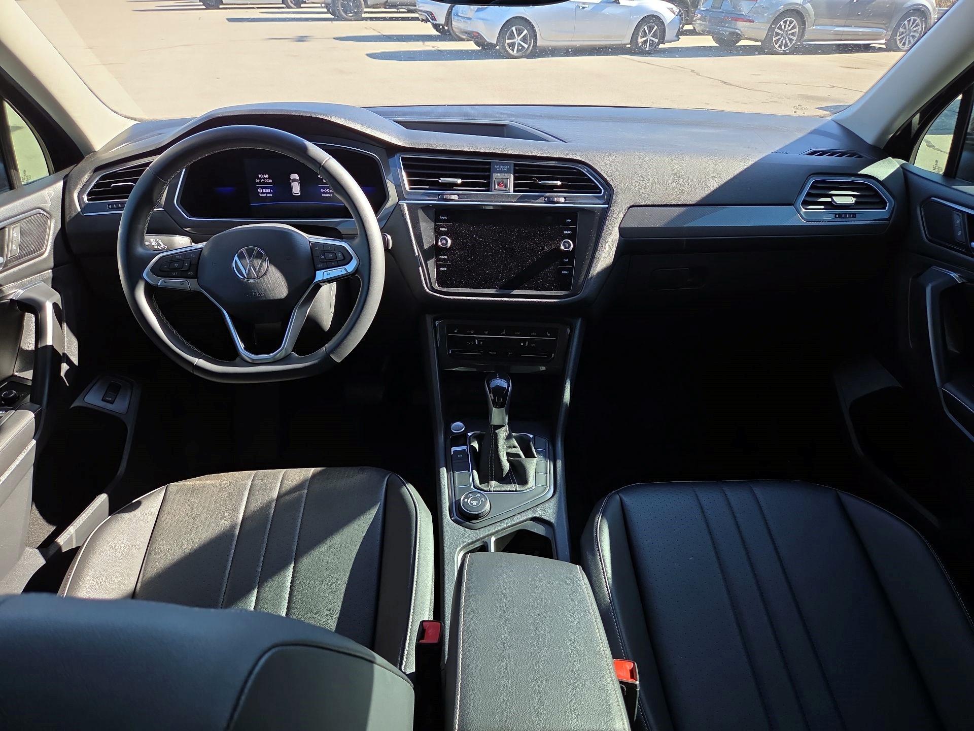 Thumbnail: 2022 Volkswagen Tiguan - 8