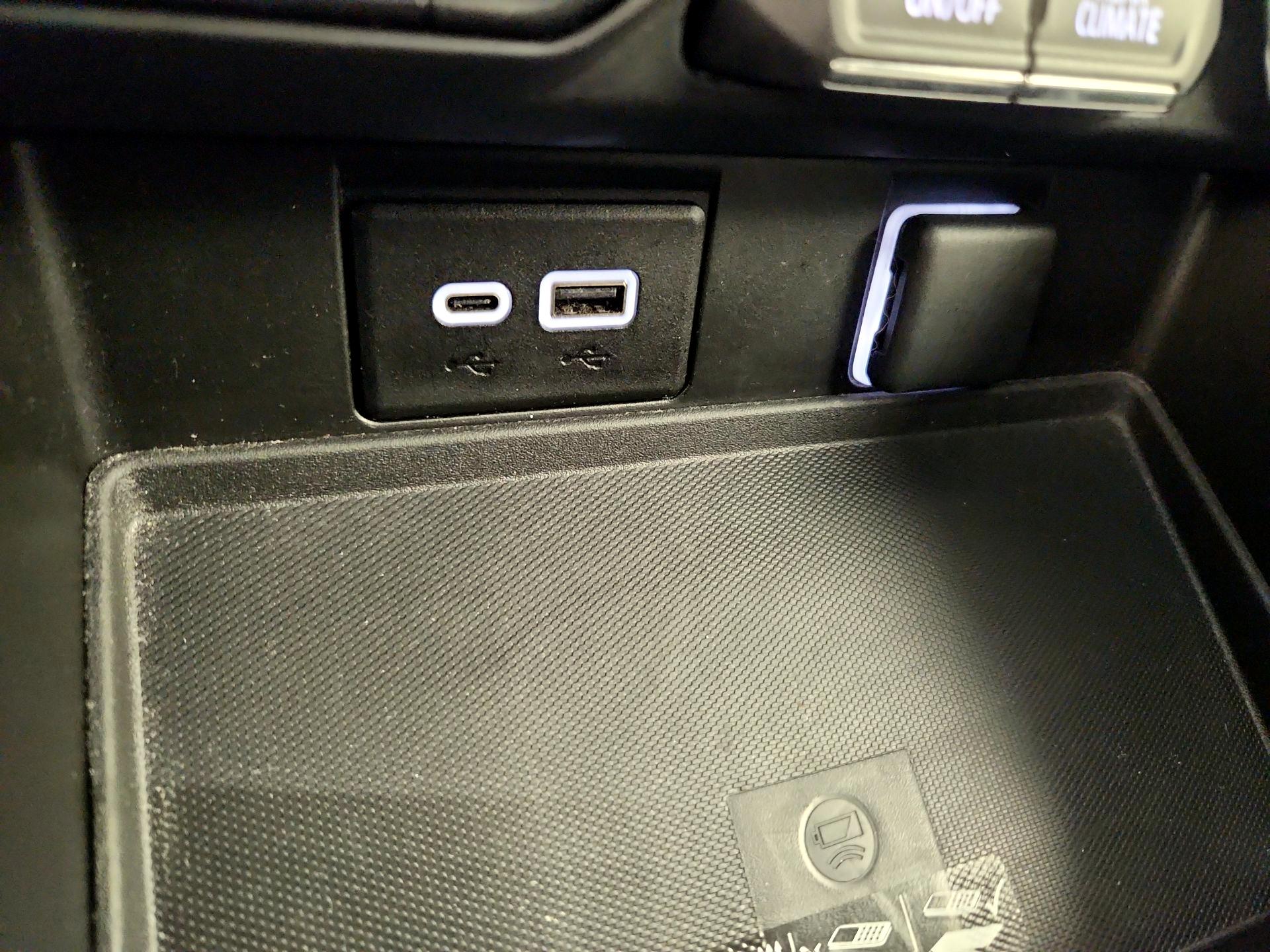 Thumbnail: 2023 Chevrolet Suburban - 17