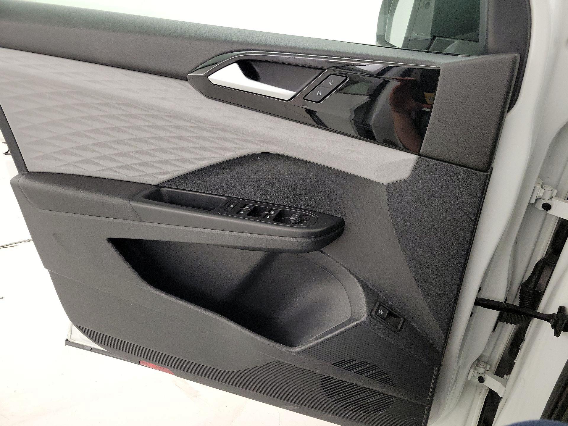 Thumbnail: 2023 Volkswagen Taos - 12