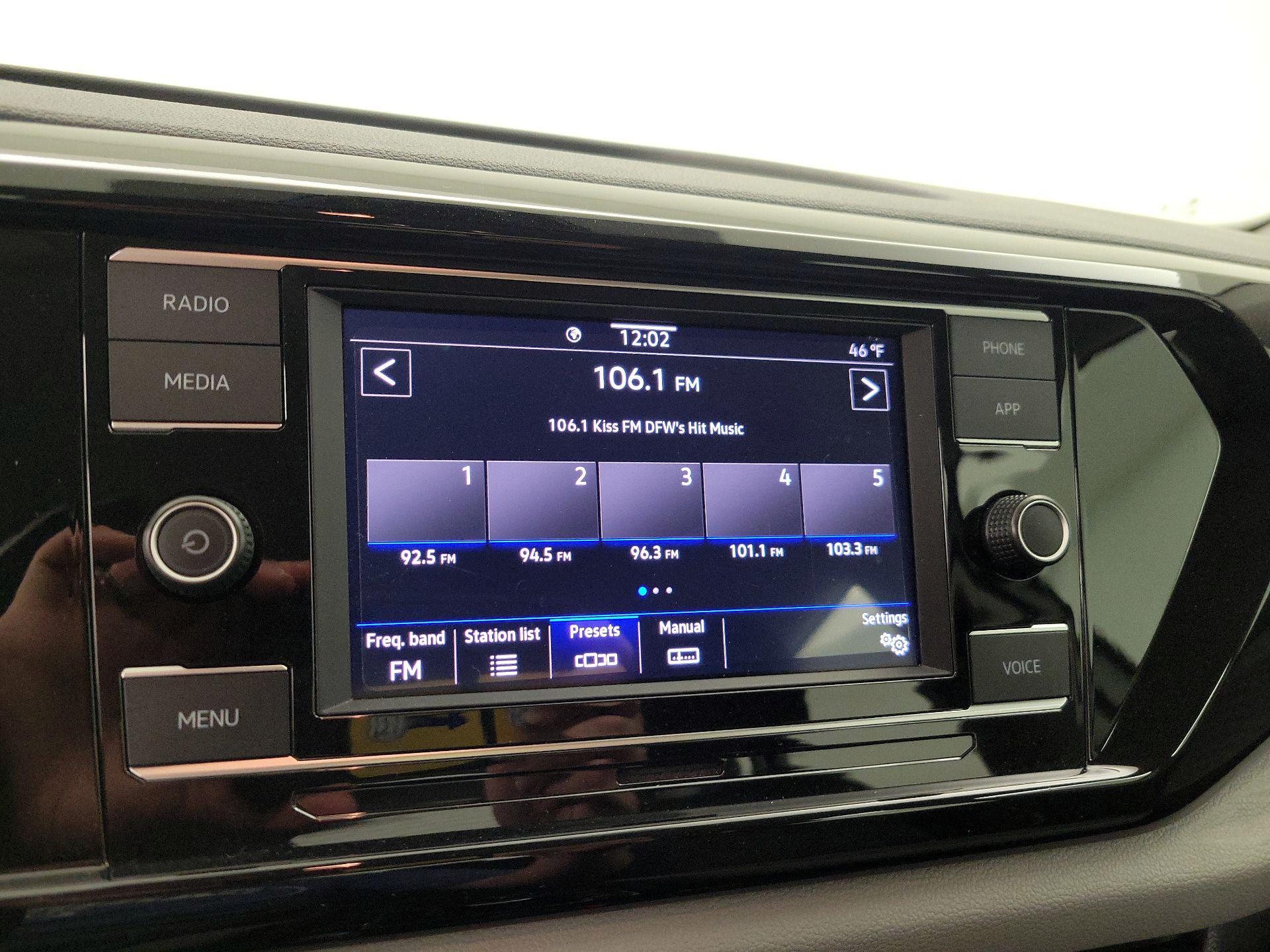 Thumbnail: 2023 Volkswagen Taos - 15