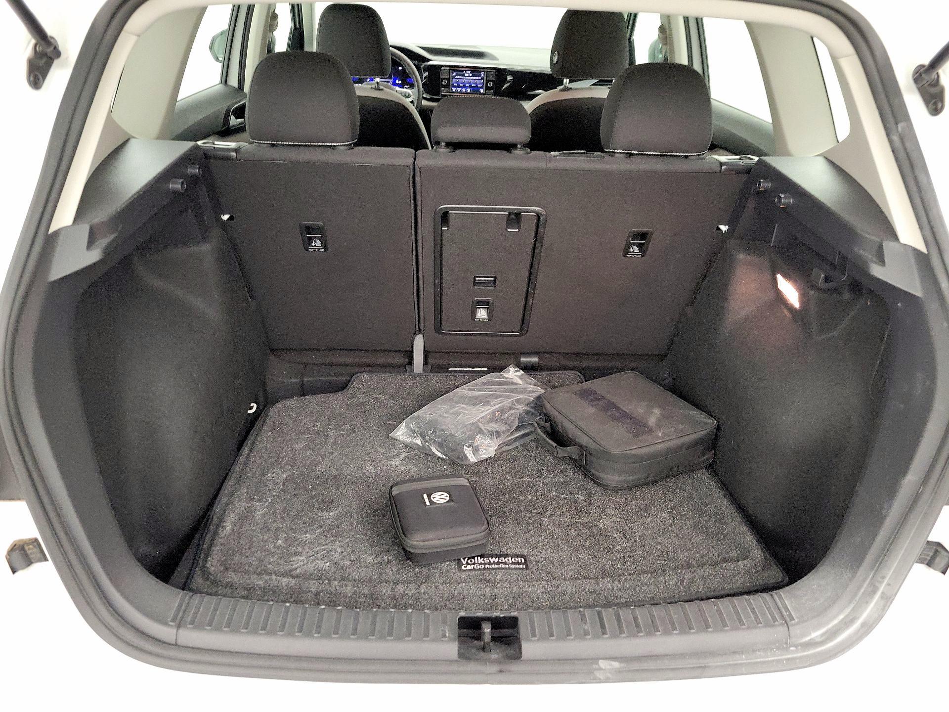 Thumbnail: 2023 Volkswagen Taos - 20