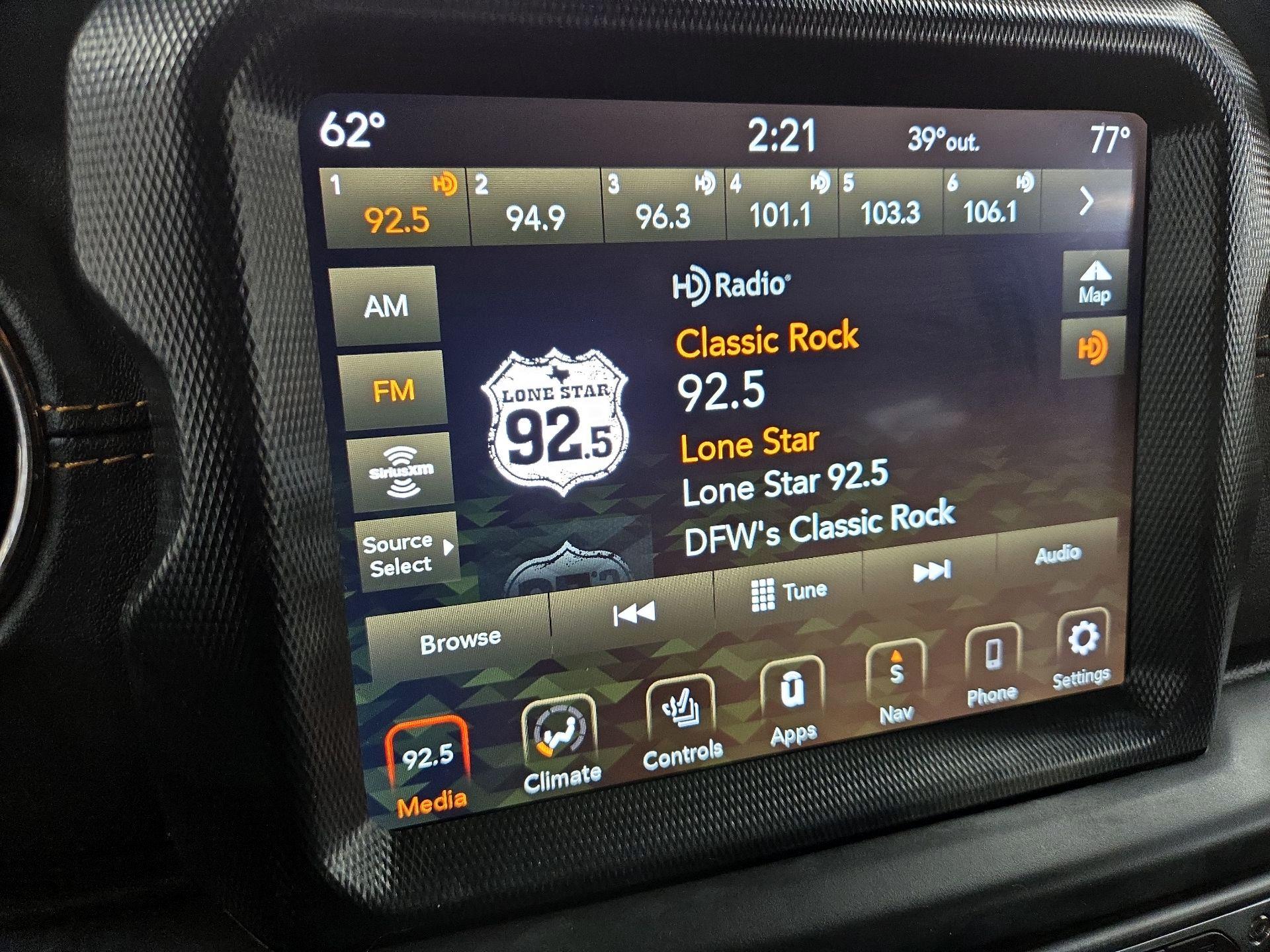 Thumbnail: 2022 Jeep Wrangler - 16