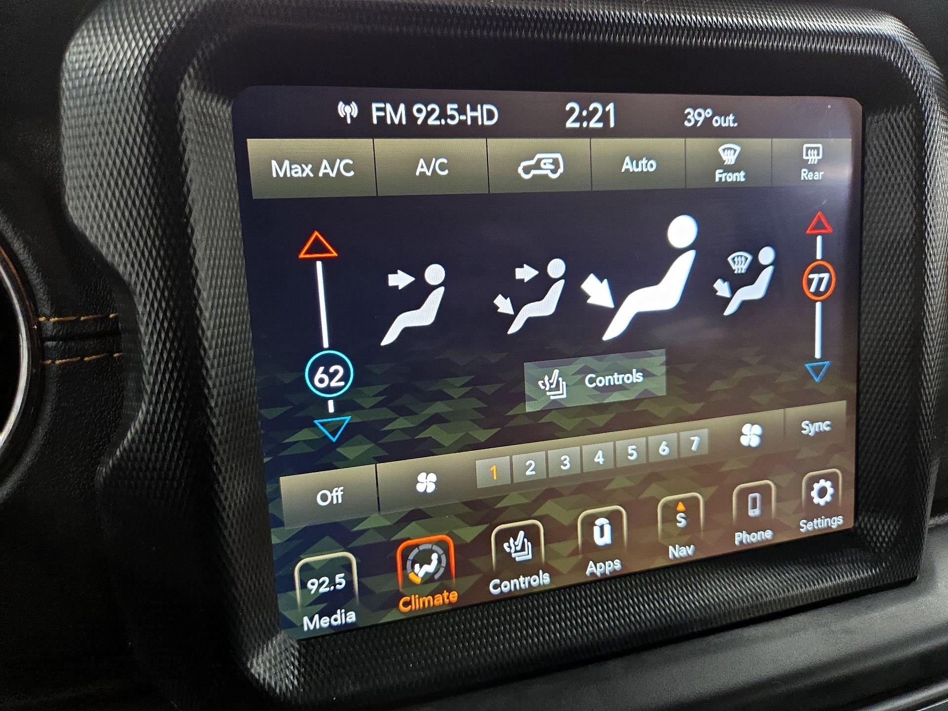 Thumbnail: 2022 Jeep Wrangler - 17