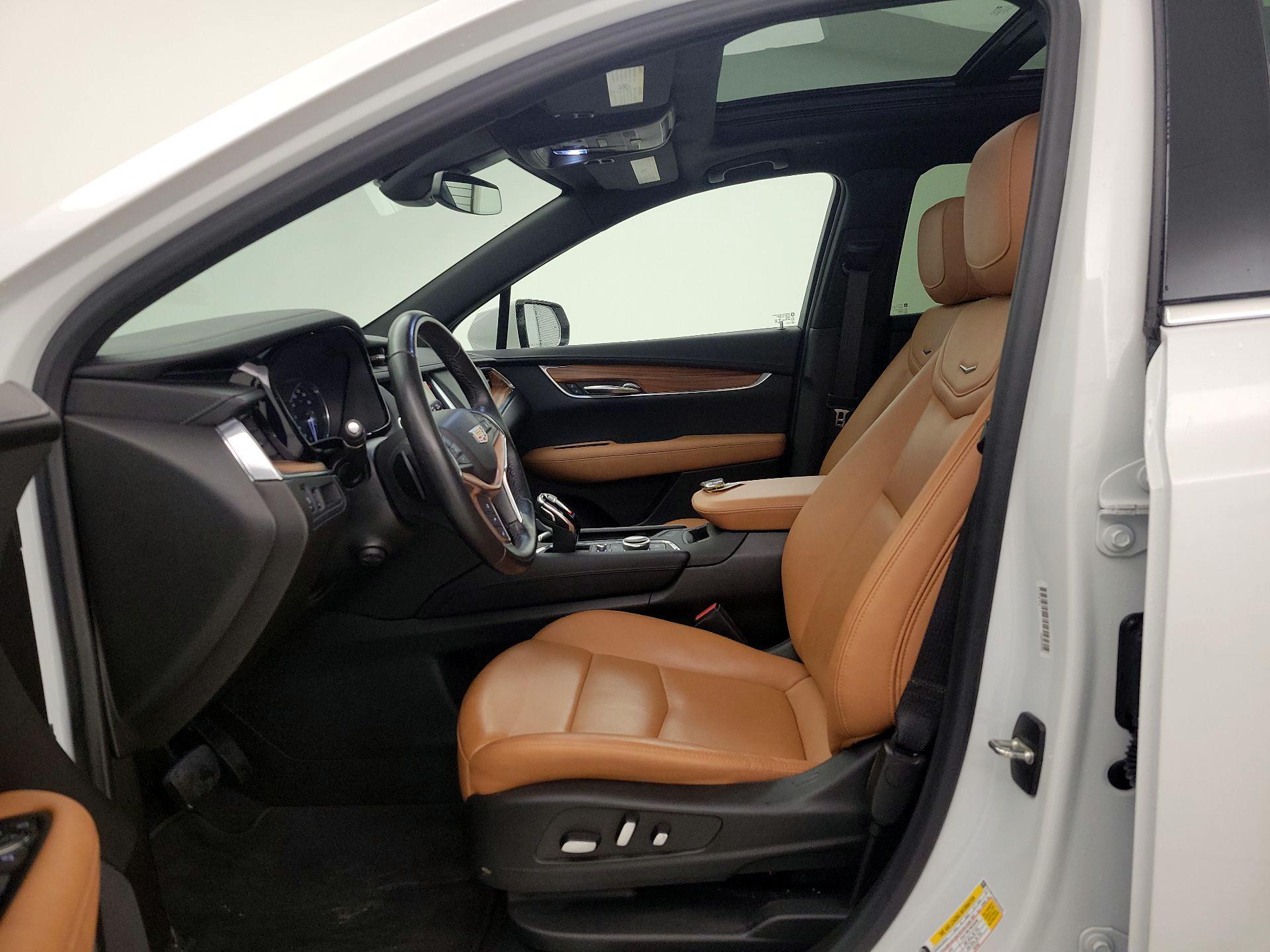 Thumbnail: 2022 Cadillac XT5 - 11