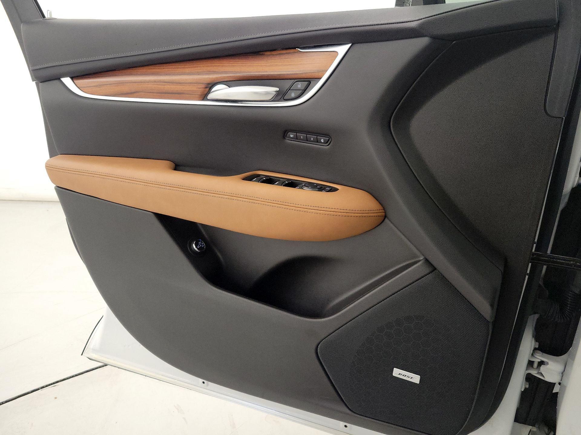 Thumbnail: 2022 Cadillac XT5 - 12